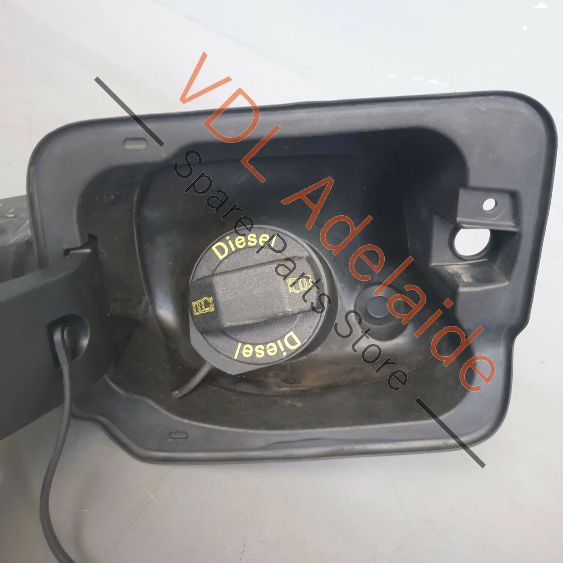 Volkswagen VW Amarok 2H Fuel Filler Door Flap Cap Assembly - Image 3
