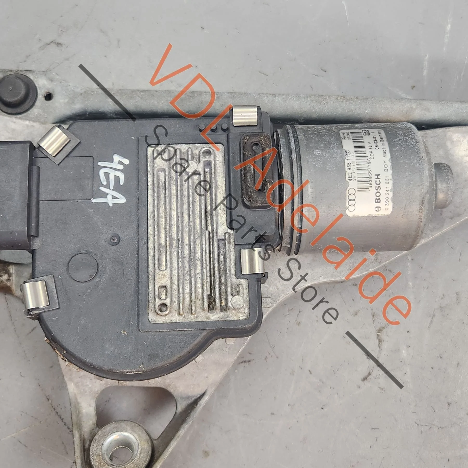 Audi A8 D3 4E Windscreen Wiper Motor & Linkage 4E2955603E - Image 2