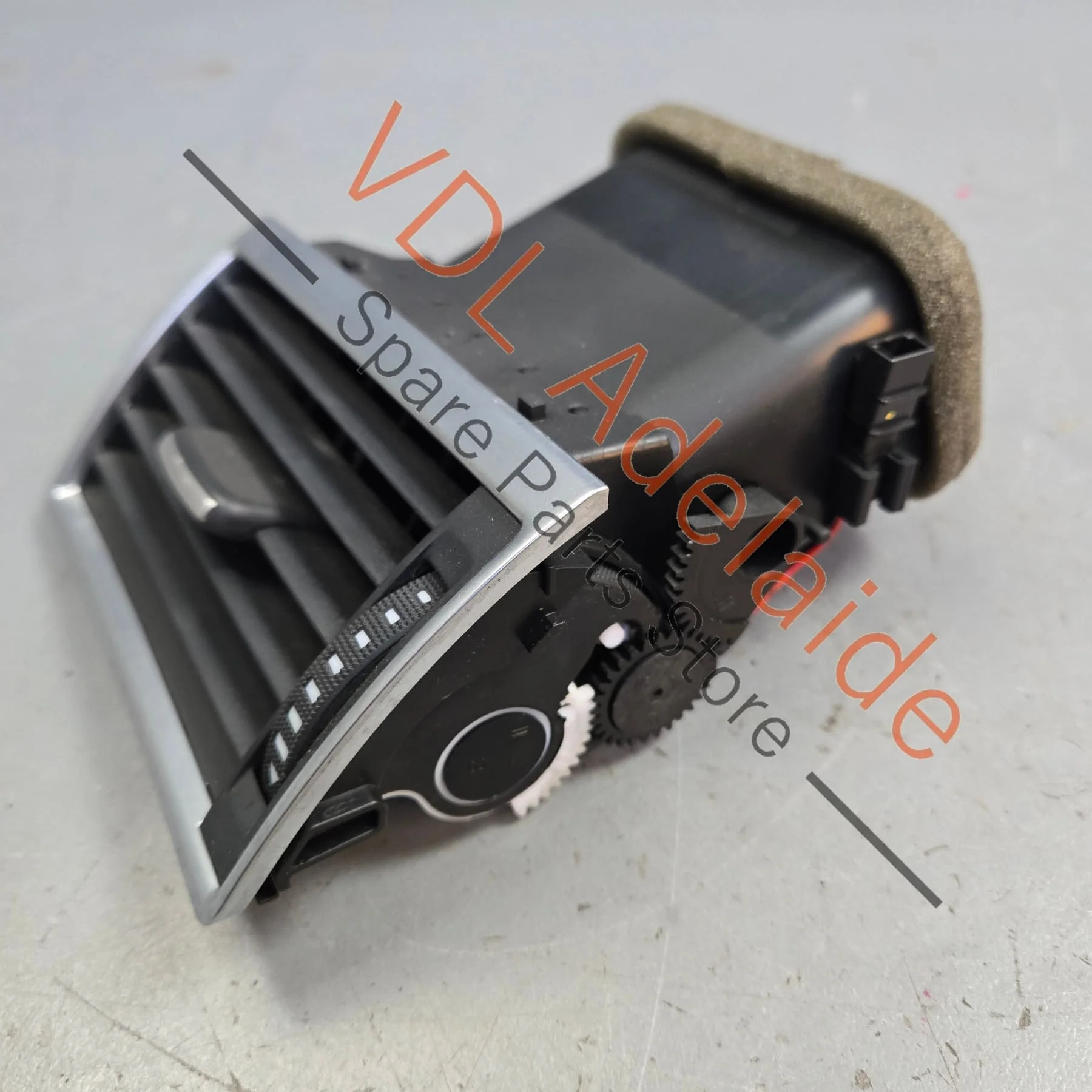 Audi A8 D3 4E Left Side Dashboard Air Vent 4E0820901J 3Q7 - Image 2