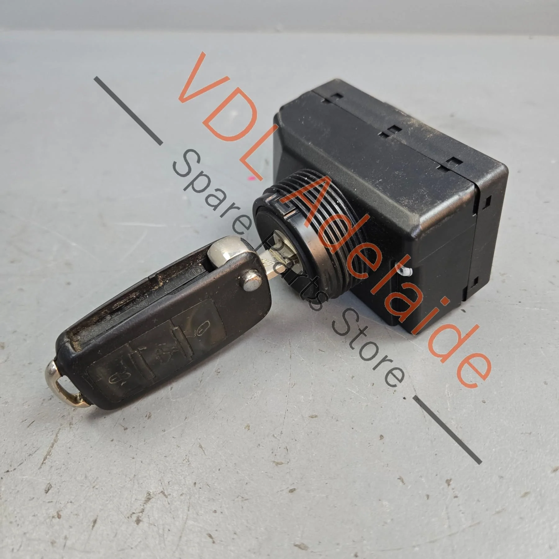 Audi A8 S8 Ignition Start Switch with Matched blade key 3D0905865H - Image 2