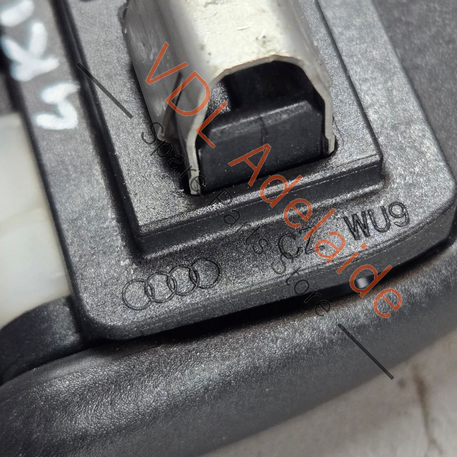 Audi A6 A7 Interior Roof Grab Handle Set 4N0857607 4N0857643 4N0857644 - Image 3
