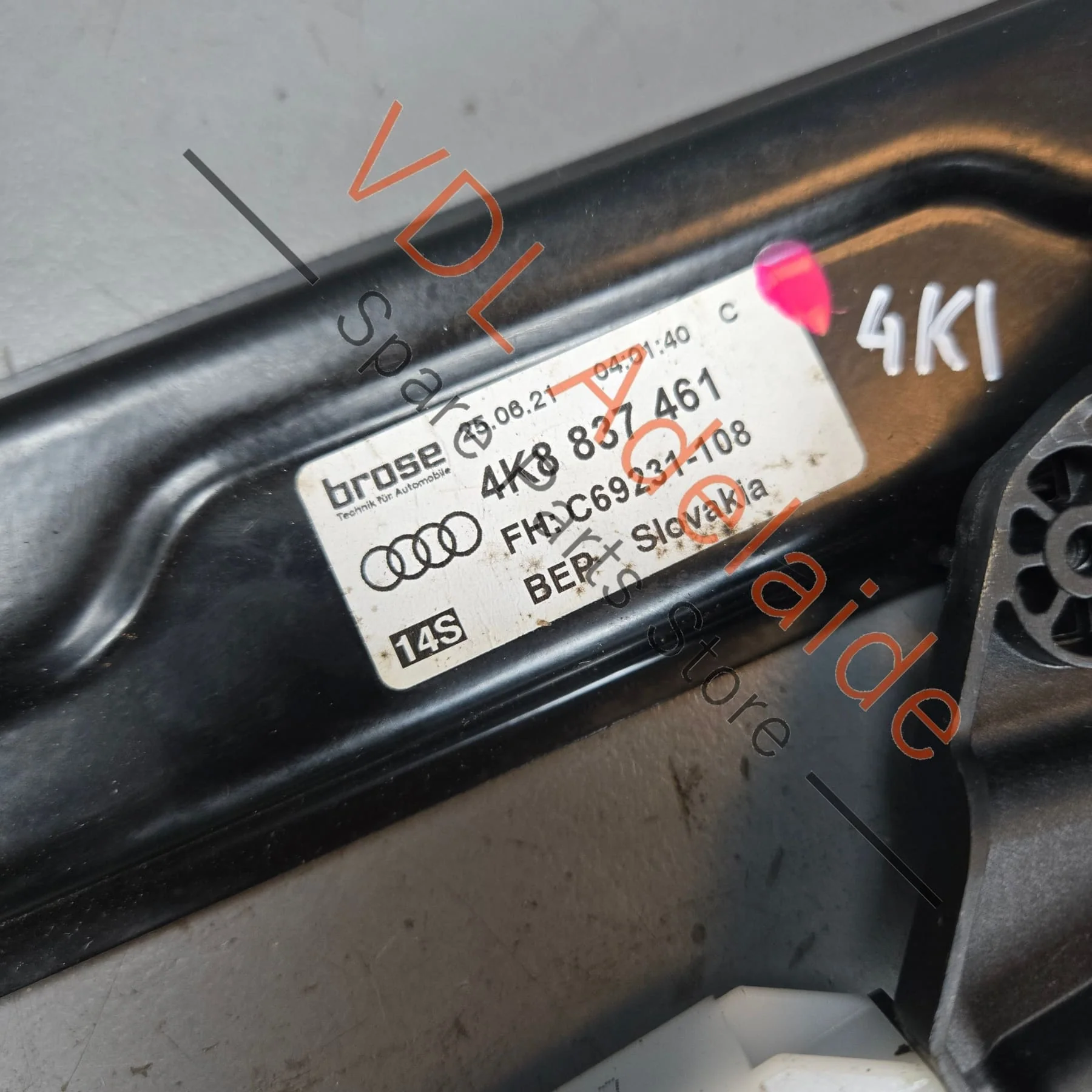 Audi A7 RS7 Front Left Window Regulator 4K8837461 - Image 2