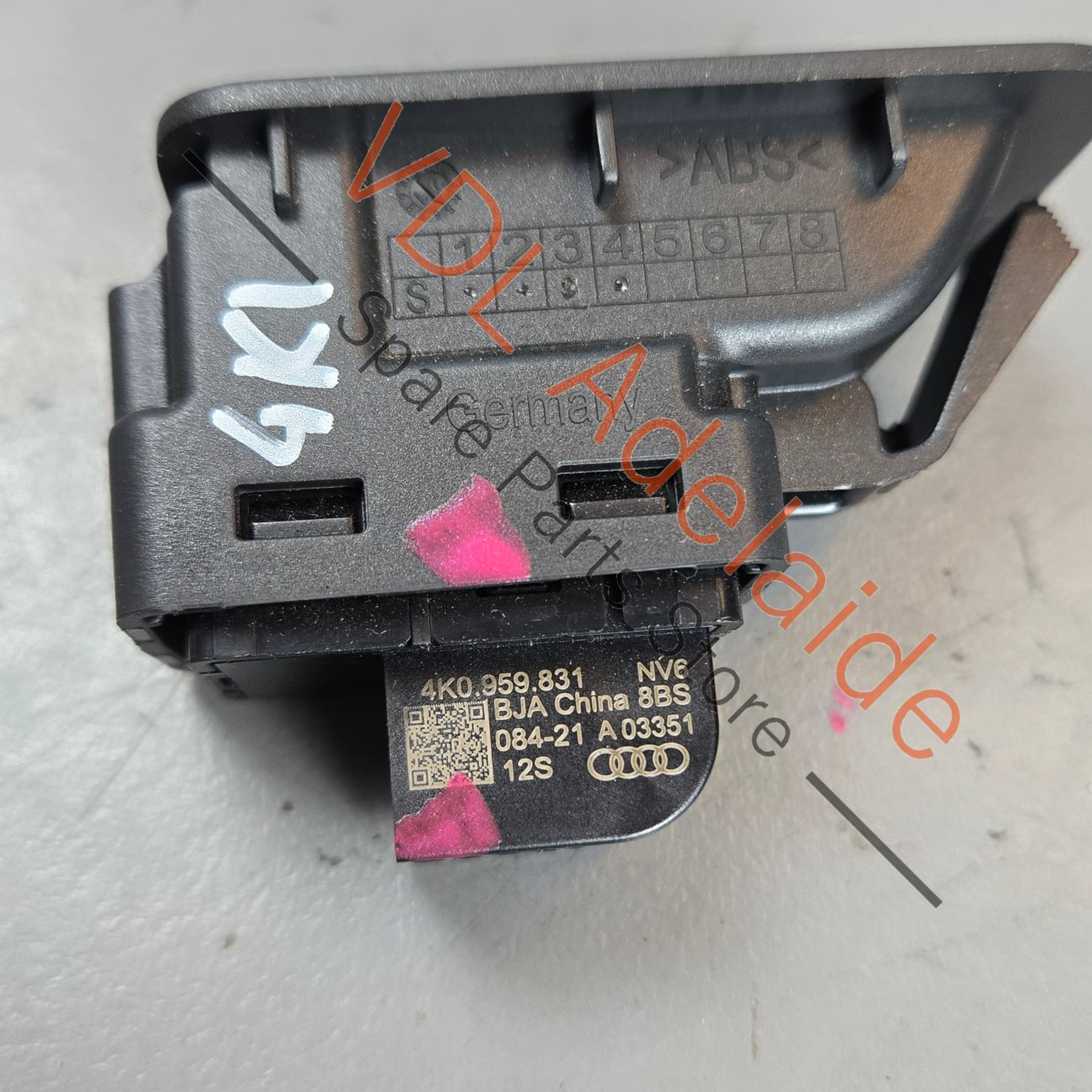 Audi A6 A7 Electric Rear Hatch Tailgate Boot Open Close Button 4G0959831 - Image 3