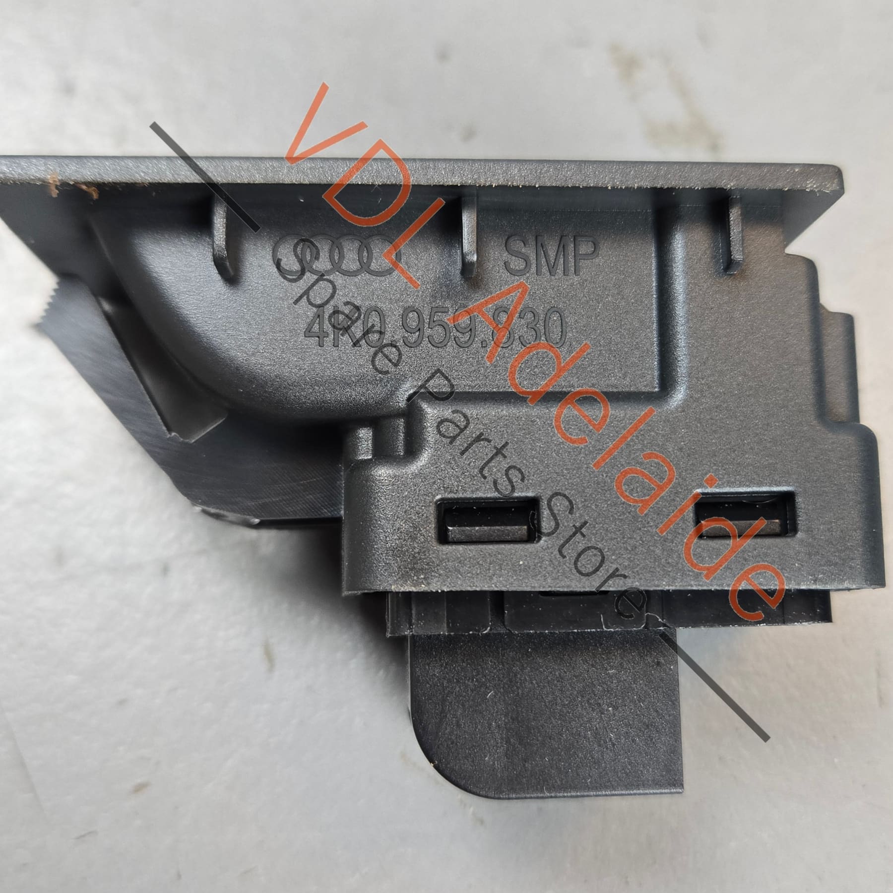 Audi A6 A7 Electric Rear Hatch Tailgate Boot Open Close Button 4G0959831 - Image 4