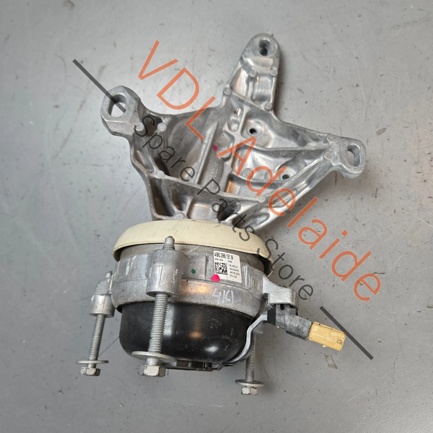 Audi RS7 Gearbox Mount Mounting Bush Left 4M0399151N