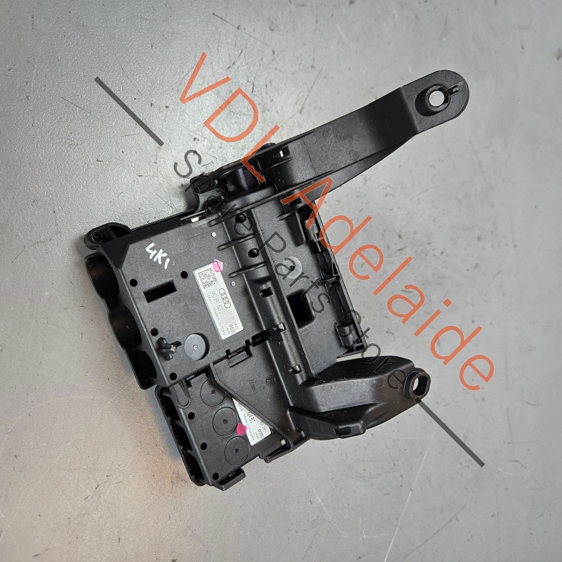 Audi 4K0941823J Junction box - Battery Connection Potential distributor - Image 3