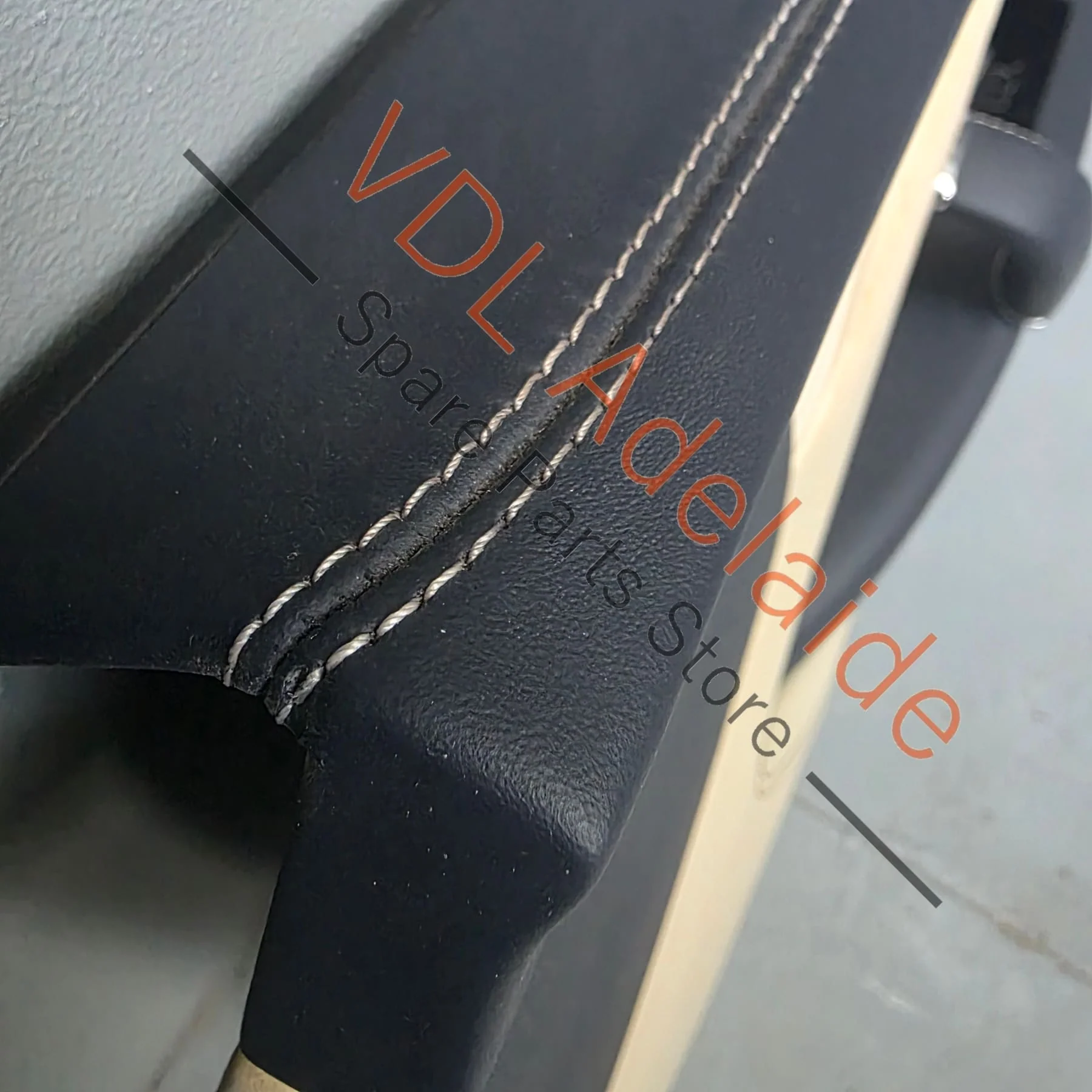 Bentley Bentayga Set of Door Trim Leather Hyde Colour Linen / Imperial Blue - Image 11