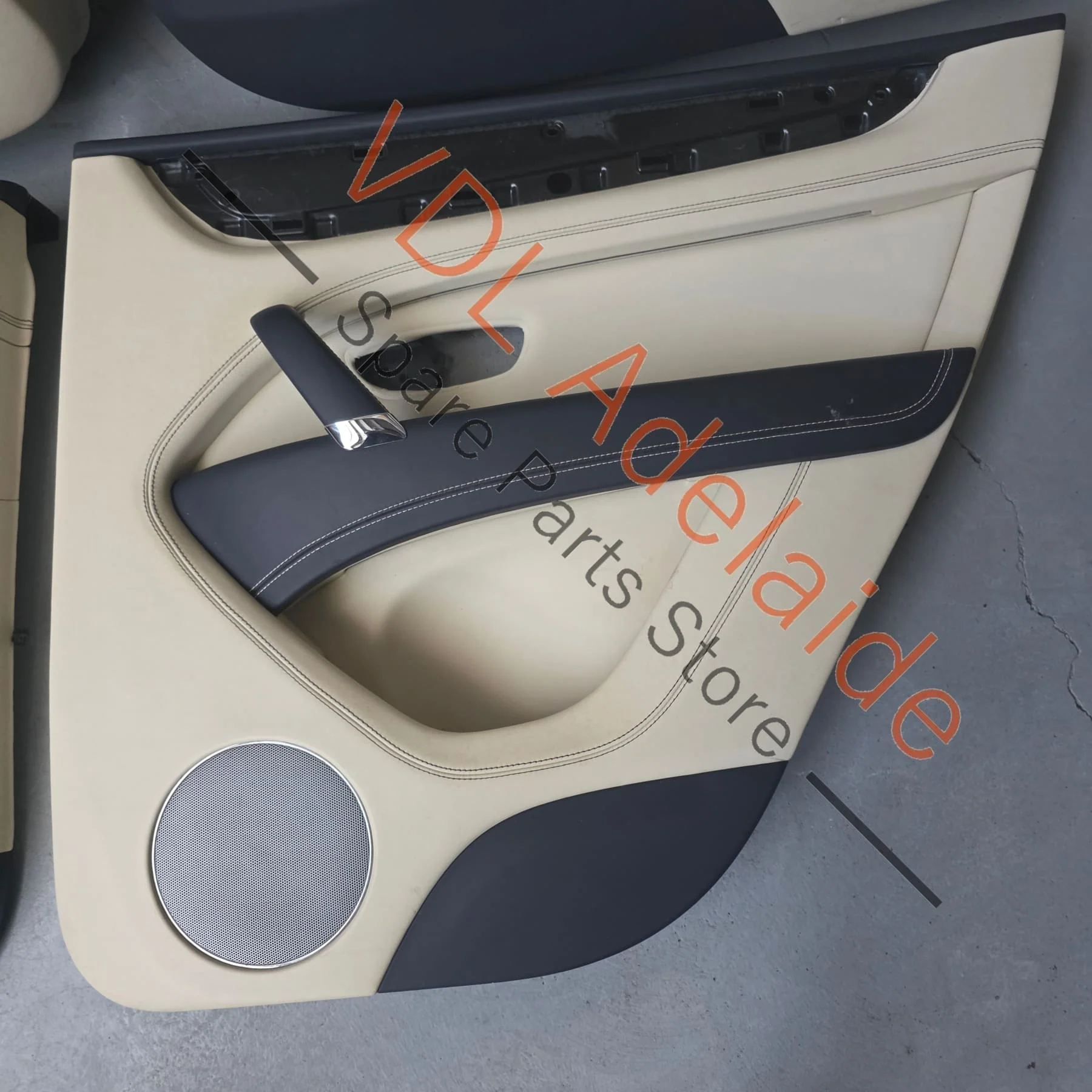 Bentley Bentayga Set of Door Trim Leather Hyde Colour Linen / Imperial Blue - Image 3