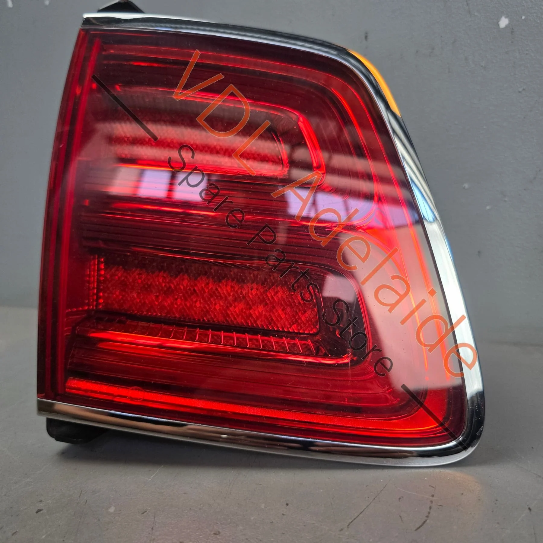 Bentley Bentayga Rear LED Tail Lamp Light Left Inner 36A945093K / 36A945093P - Image 4