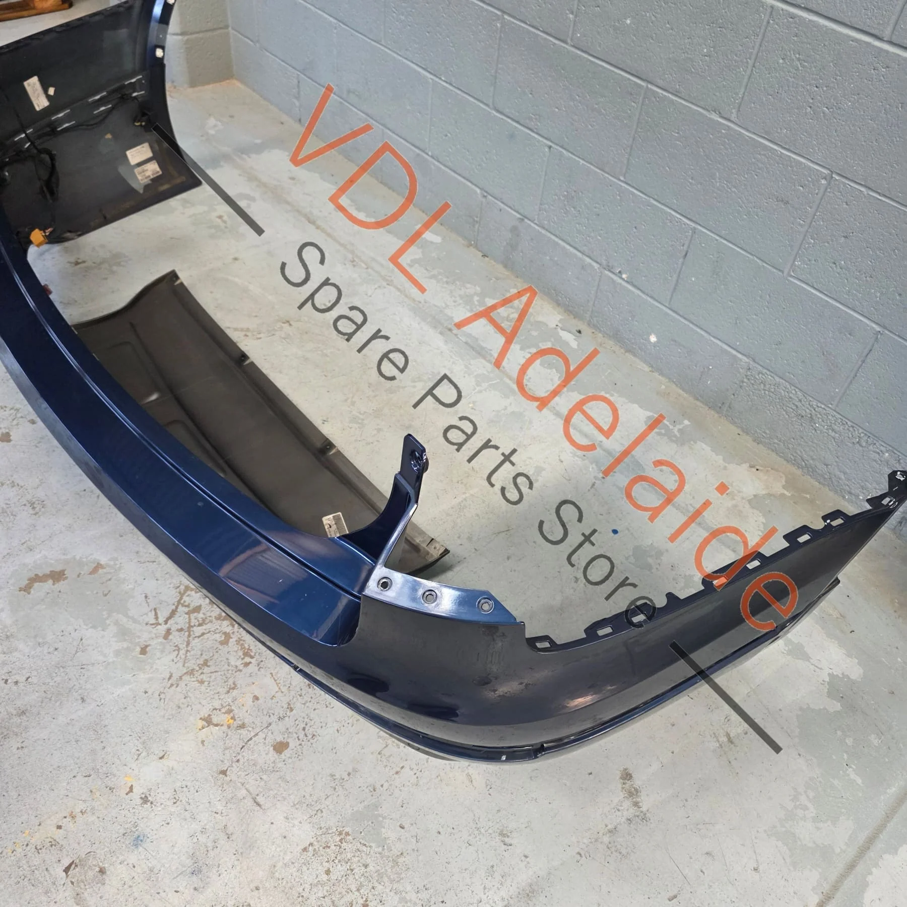 Bentley Bentayga 4V Rear Bumper Cover & Diffuser - Image 6