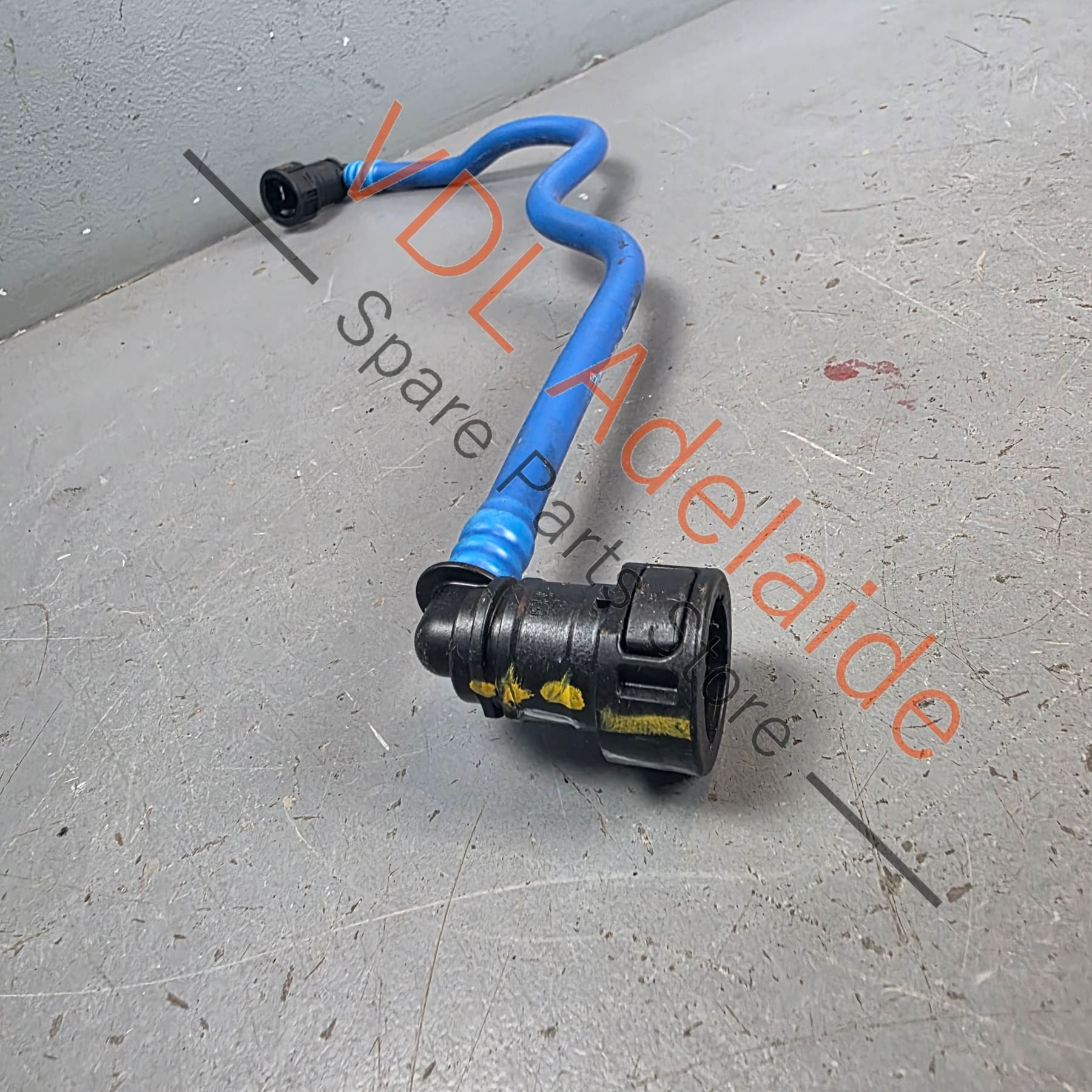 Audi Q7 4M Fuel Feed Line 4M0201220D Touareg Bentayga Cayenne - Image 4