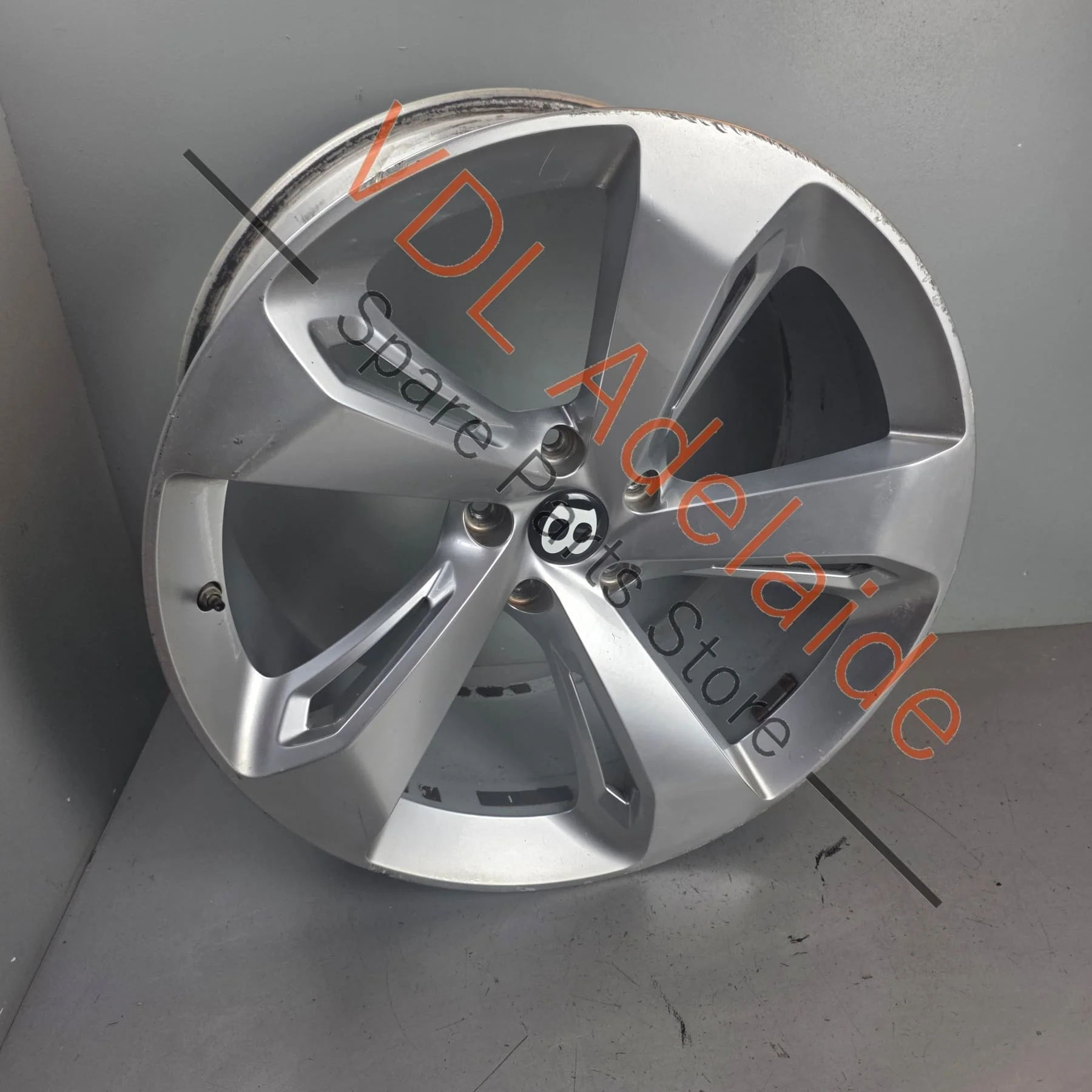 Bentley Bentayga 5 Spoke Directional Set of 22in Alloy Wheels Great for Q7 RSQ8 or Touareg 5x130