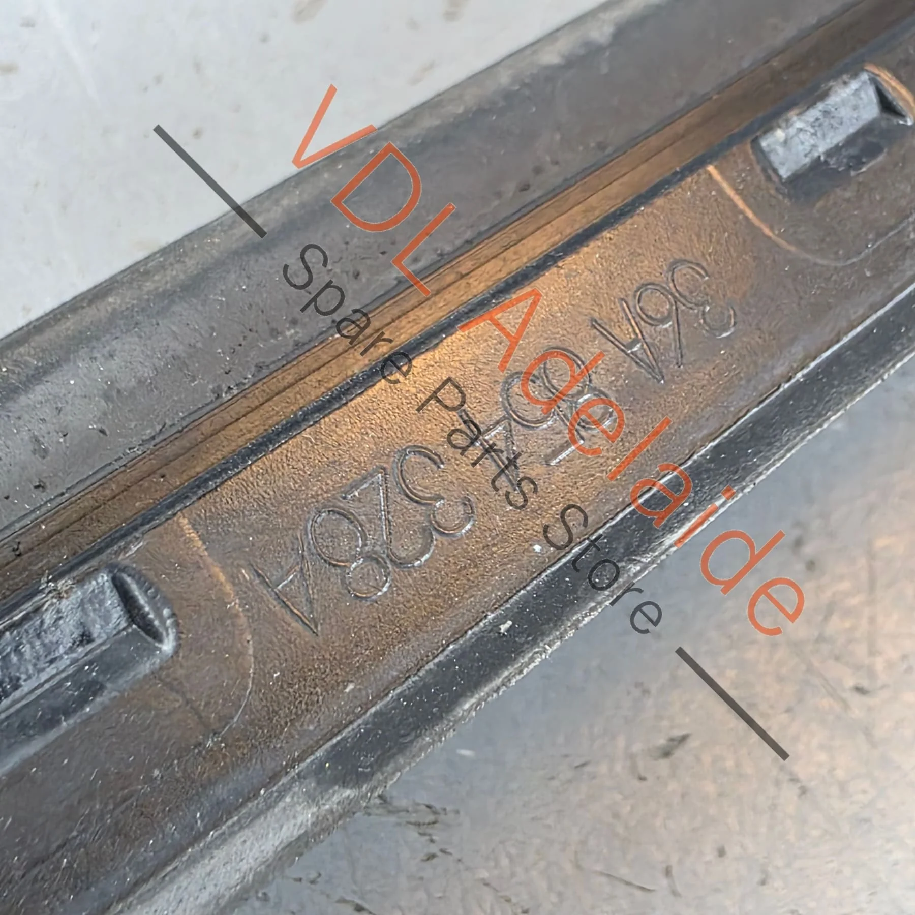 Bentley Bentayga 4V Windscreen Water Deflector Strip Trim Right 36A854328A - Image 4