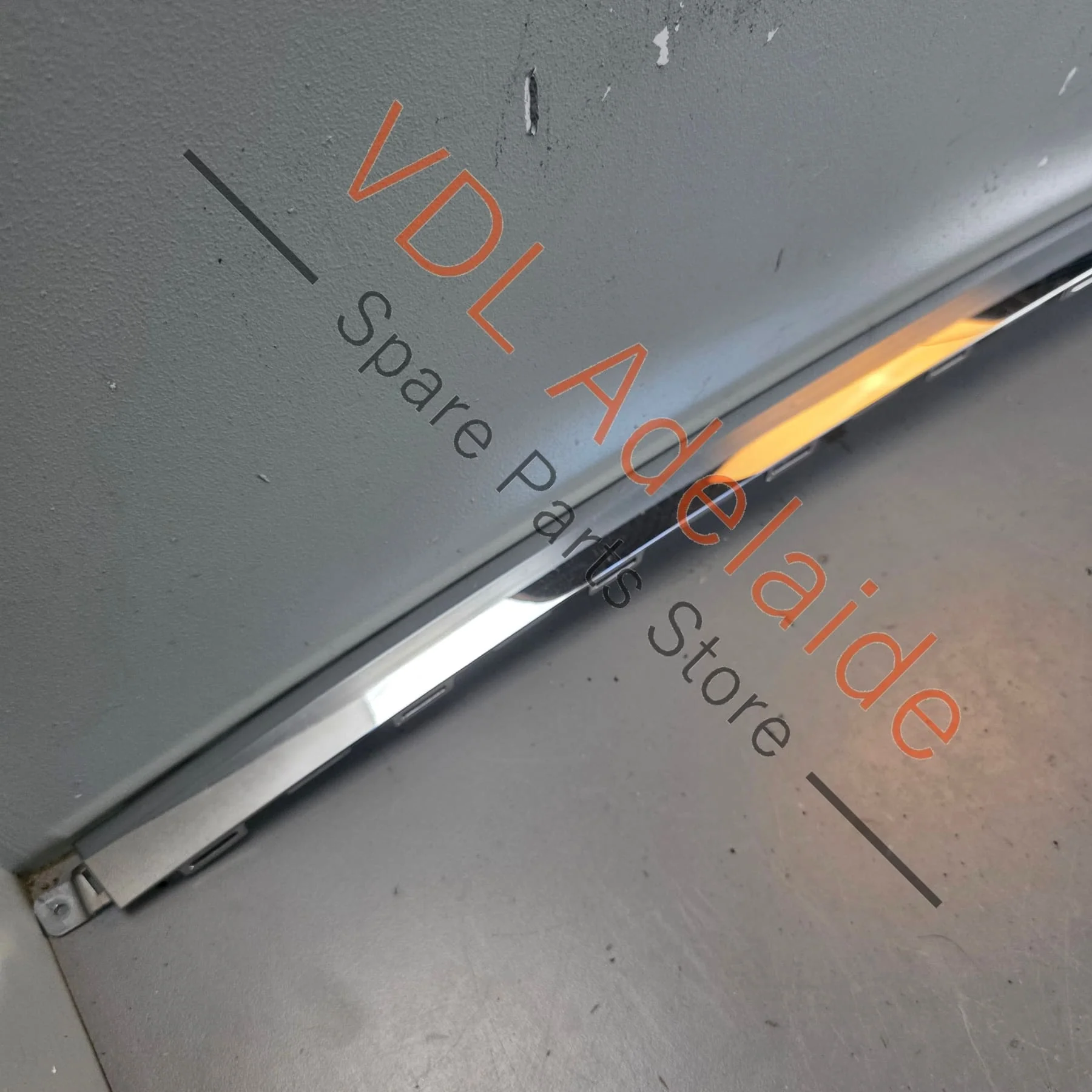 Bentley Bentayga Rear Bumper Centre Chrome Trim Moulding 36A807725 - Image 5