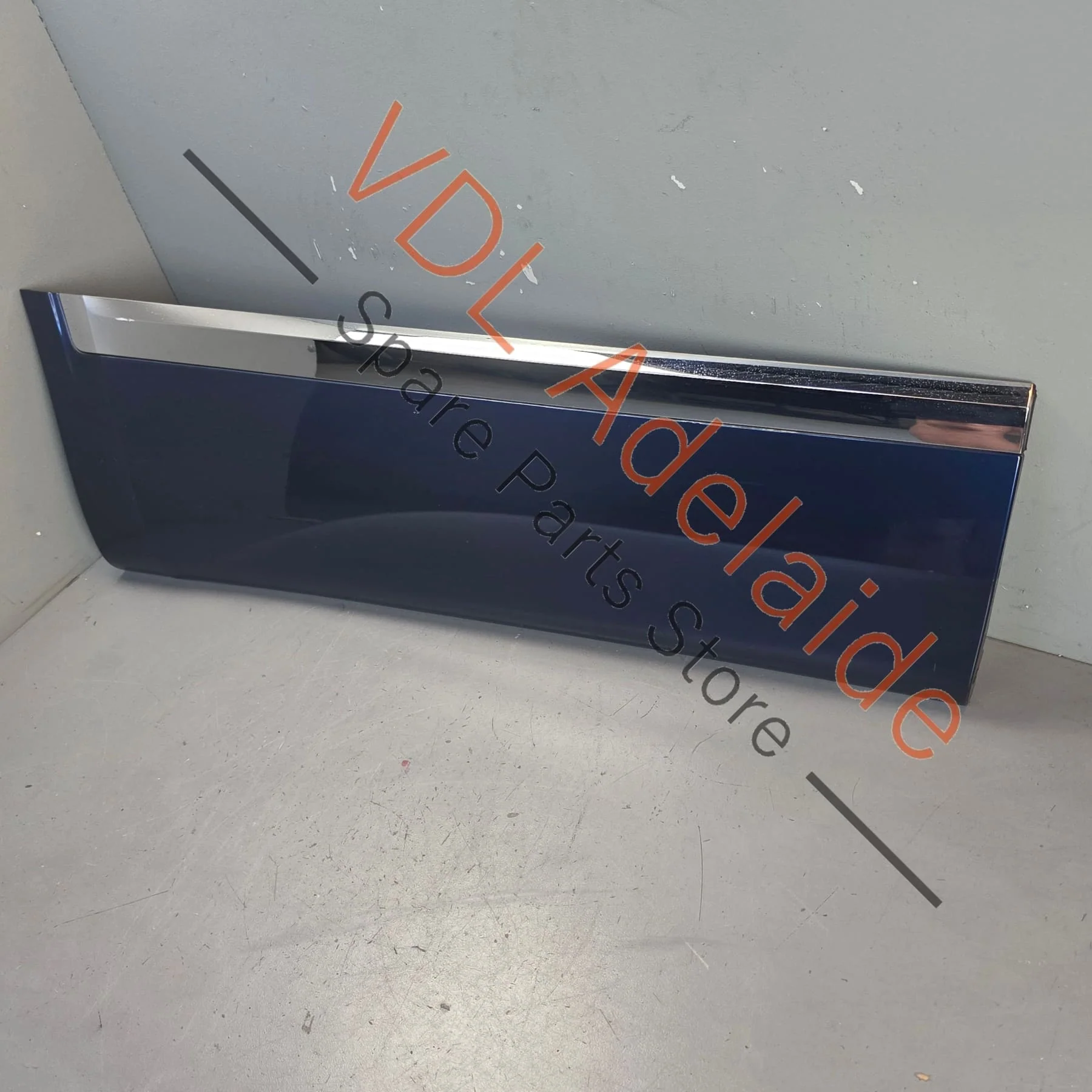 Bentley Bentayga 4V Rear Right Exterior Door Molding with Chrome Insert 36A853058 36A853192 - Image 5