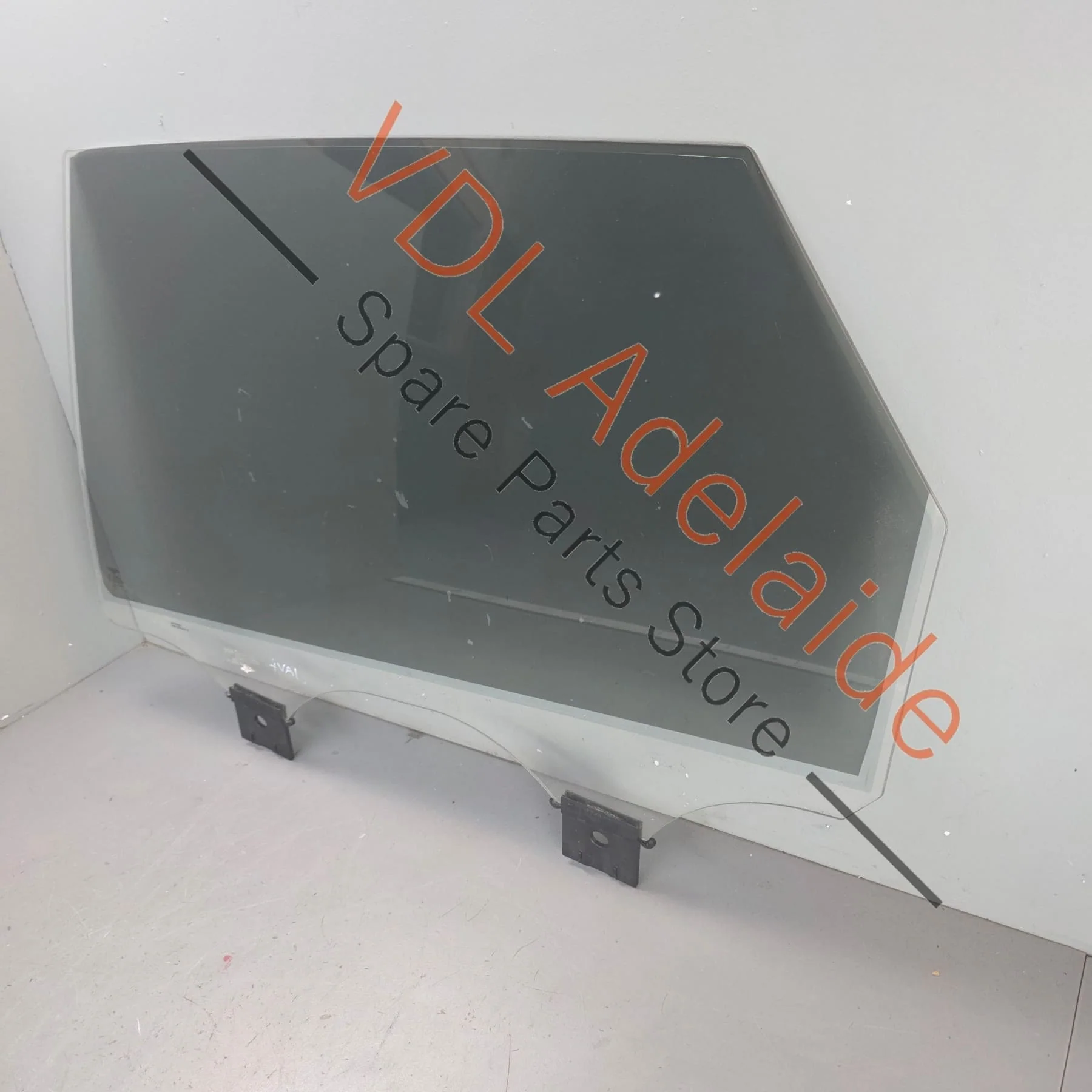 Bentley Bentayga 4V Left Rear Door Glass Window 36A845025A - Image 2
