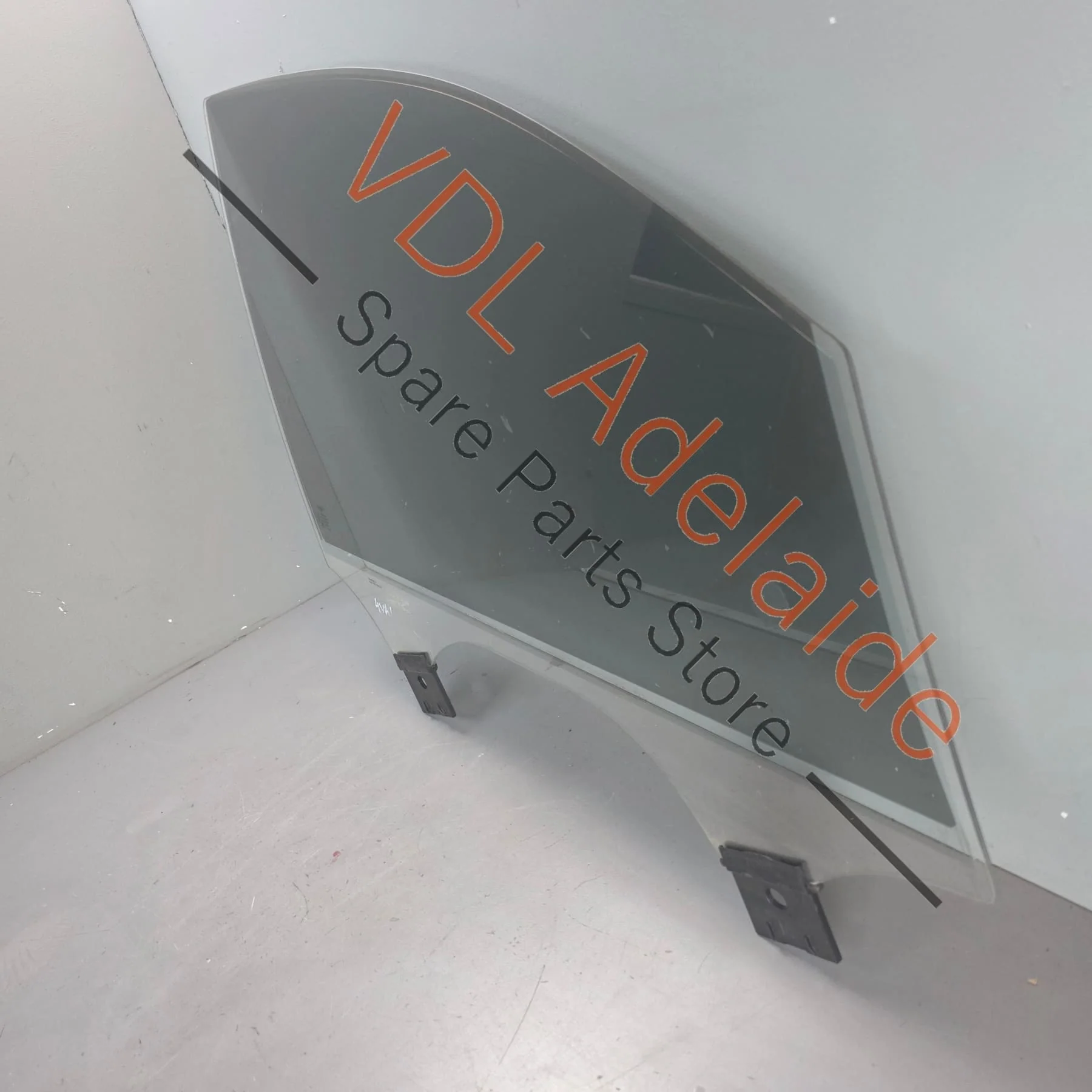 Bentley Bentayga 4V Right Front Door Glass Window 36A845022A - Image 3