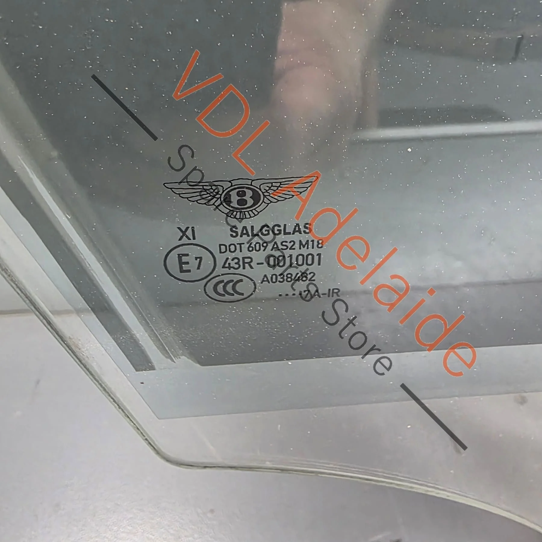 Bentley Bentayga 4V Right Front Door Glass Window 36A845022A - Image 4