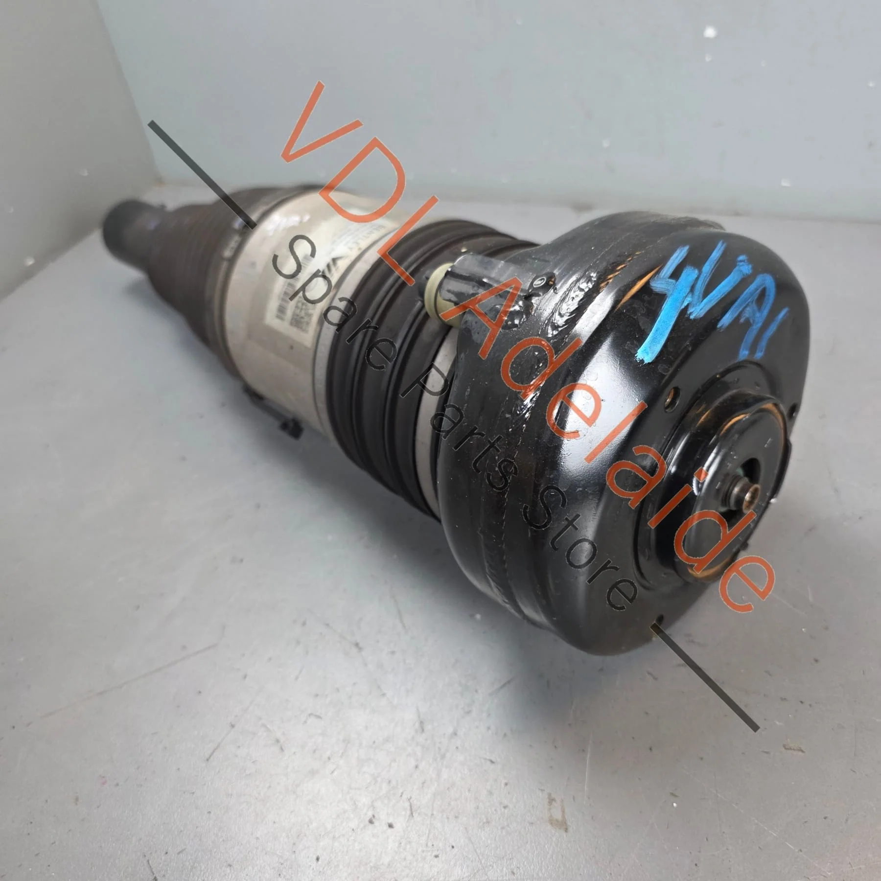 Bentley Bentayga Front Shock Absorber Damper Air Suspension Strut 4M0616039AH - Image 3