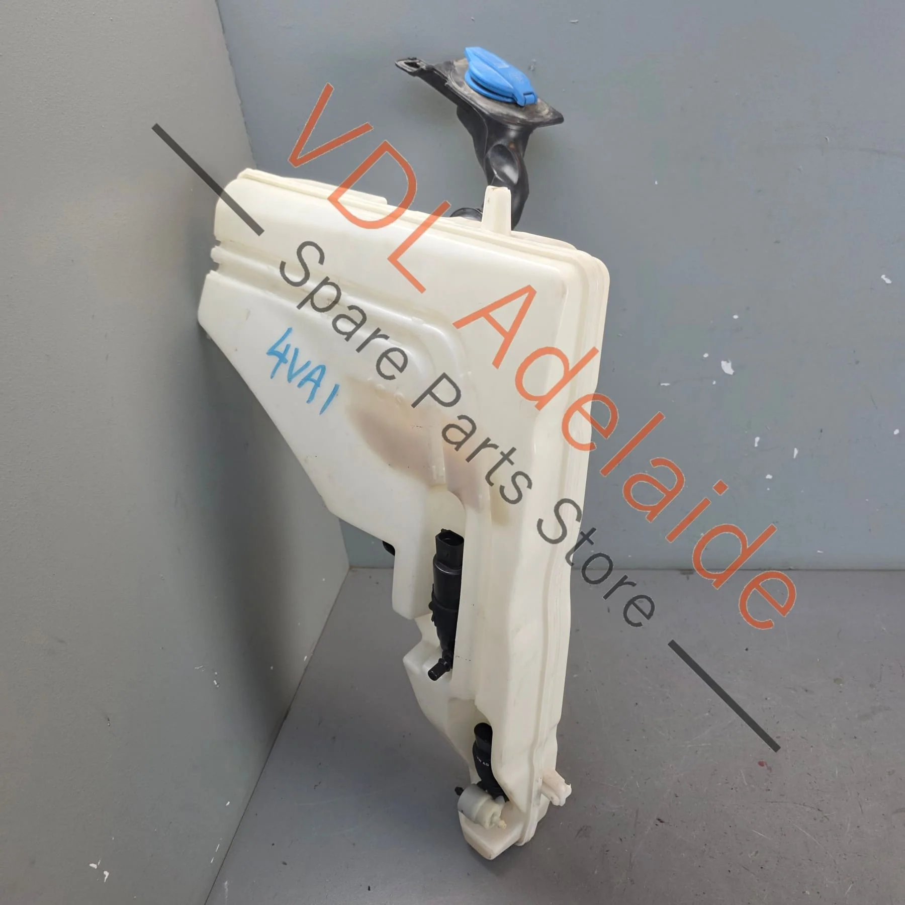 Audi Q7 Bentayga Windscreen Washer Bottle Tank 4M0955462 4M0955449G