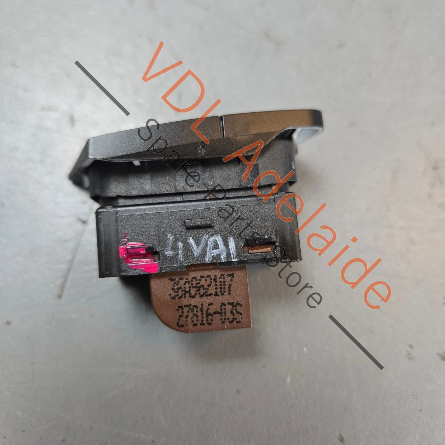Bentley Bentayga Power Locking Switch Left 36A962107 - Image 2