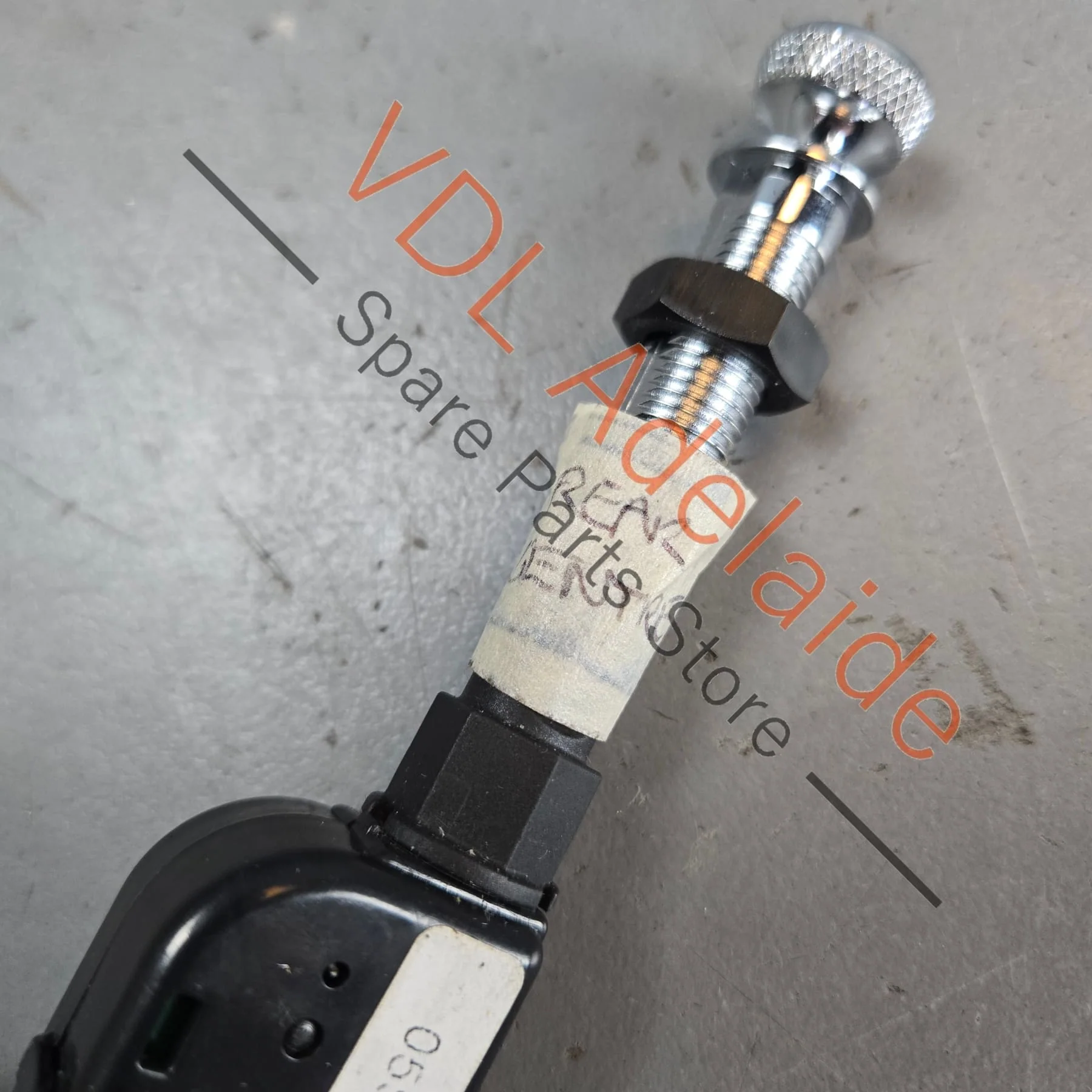 Bentley Bentayga Air Conditioning Vent Adjustment Pull Switch Assy 36A819820 3Y0819790C 36A819741 Rear Centre - Image 2
