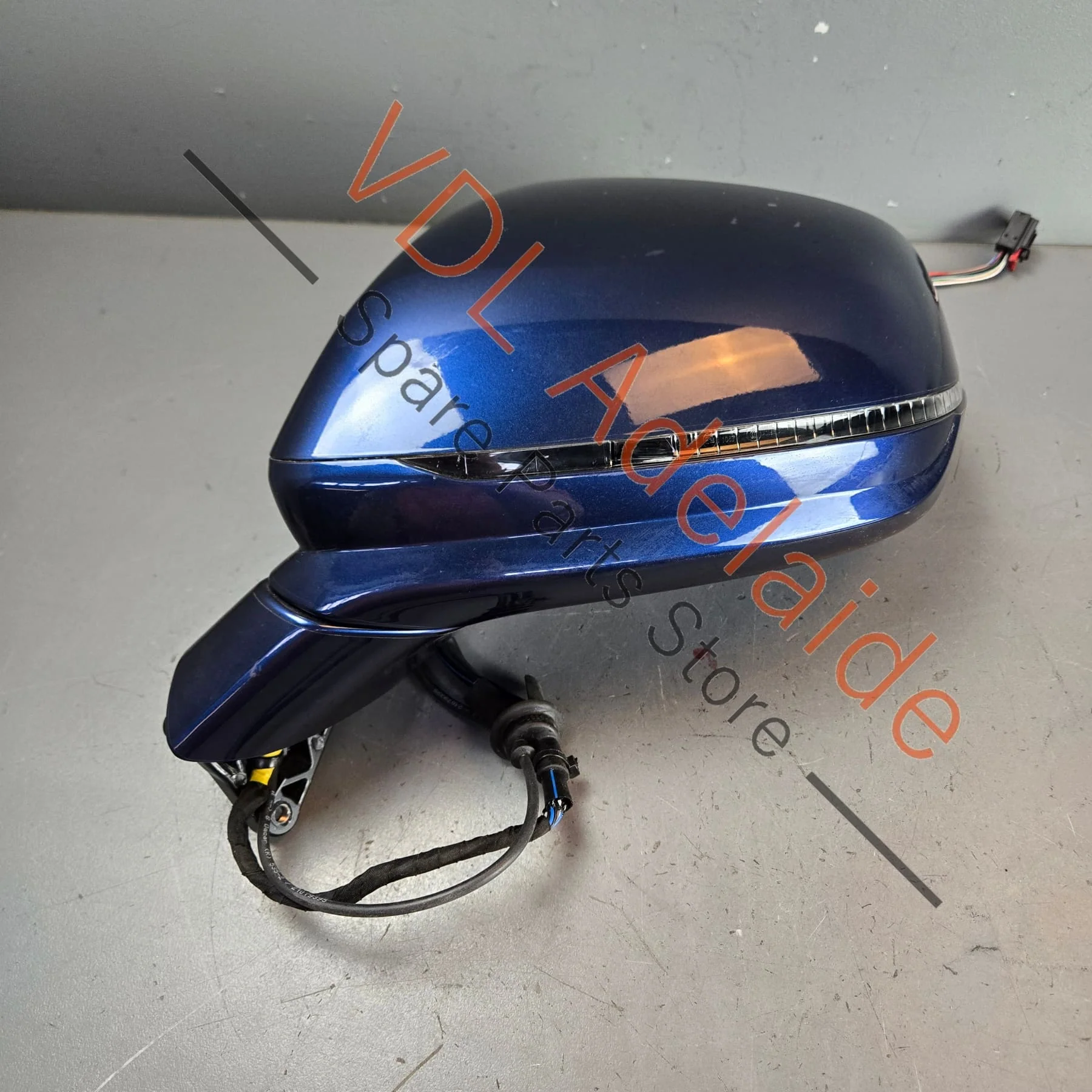 Bentley Bentayga Left Exterior Mirror Housing Complete for RHD with Surround Camera - Image 4