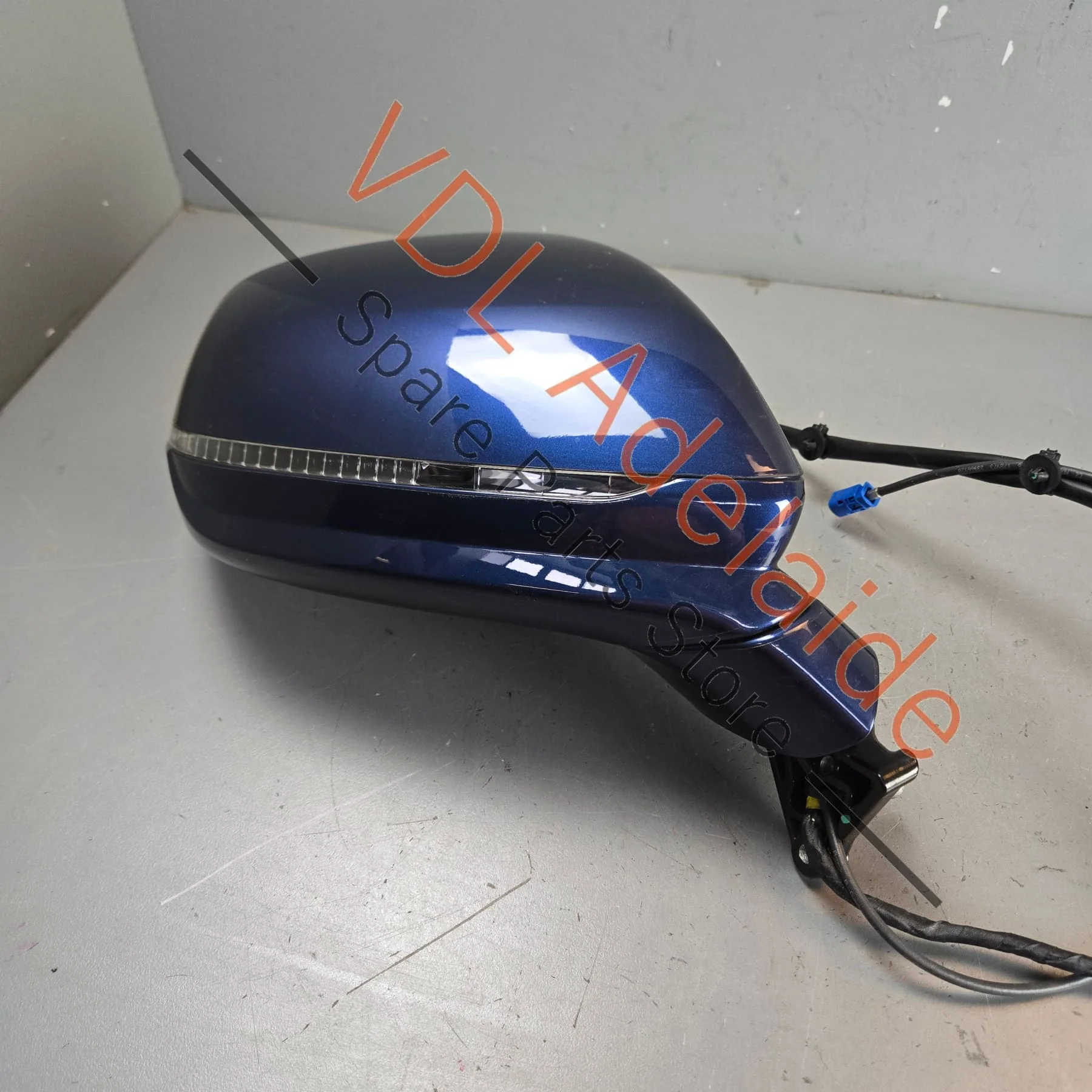 Bentley Bentayga Right Exterior Mirror Housing Complete for RHD with Surround Camera - Image 2
