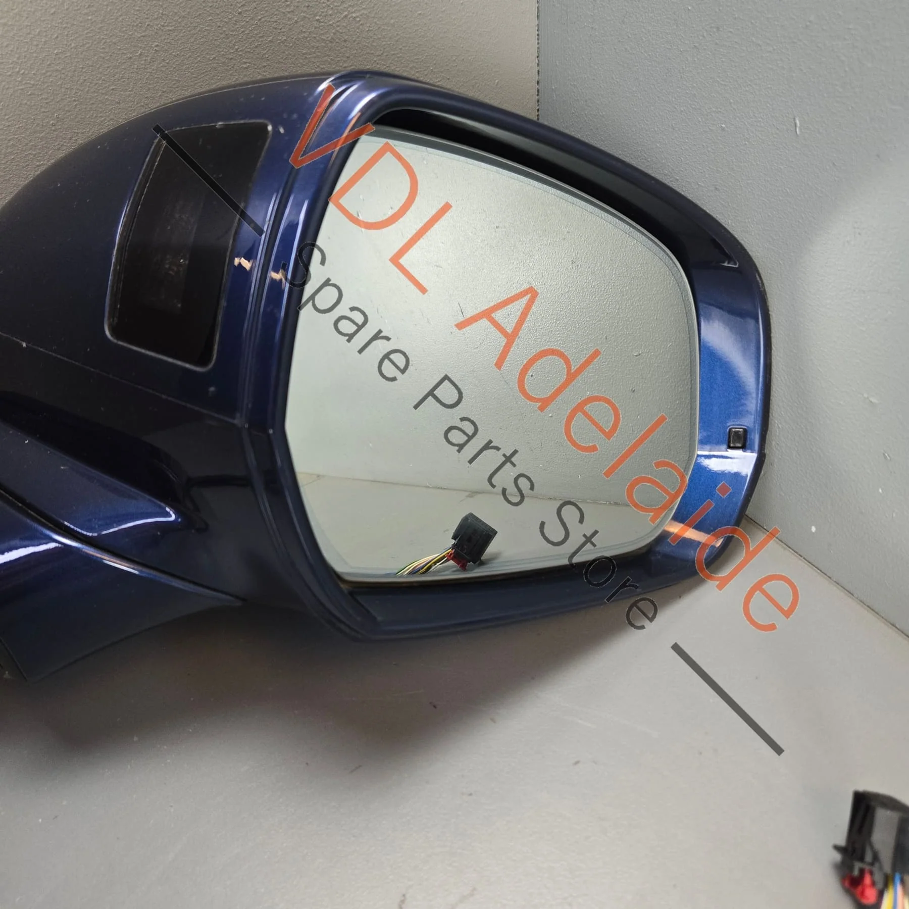 Bentley Bentayga Right Exterior Mirror Housing Complete for RHD with Surround Camera - Image 3