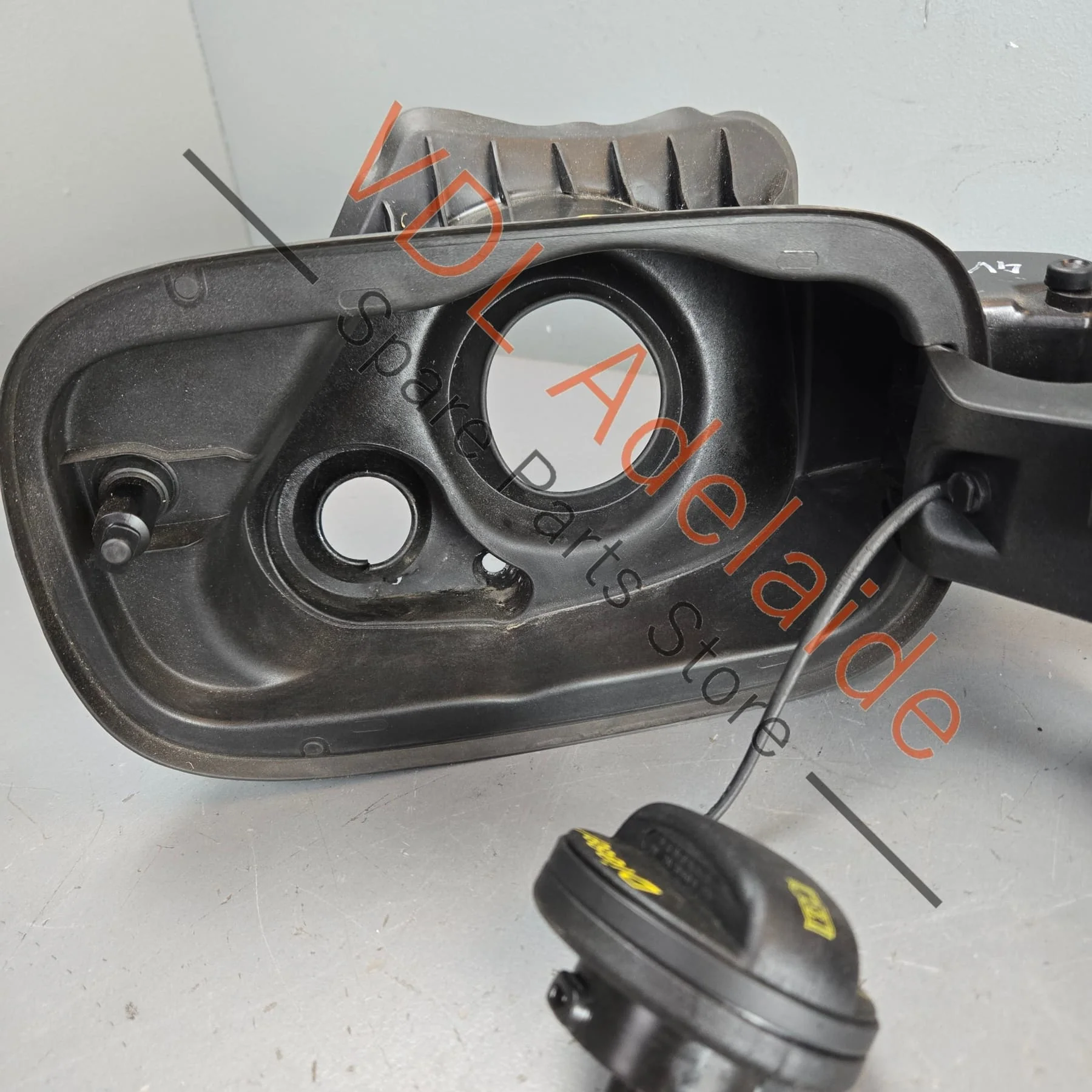 Bentley Bentayga Fuel Door Flap Assembly 36A809907 36A809857C - Image 4