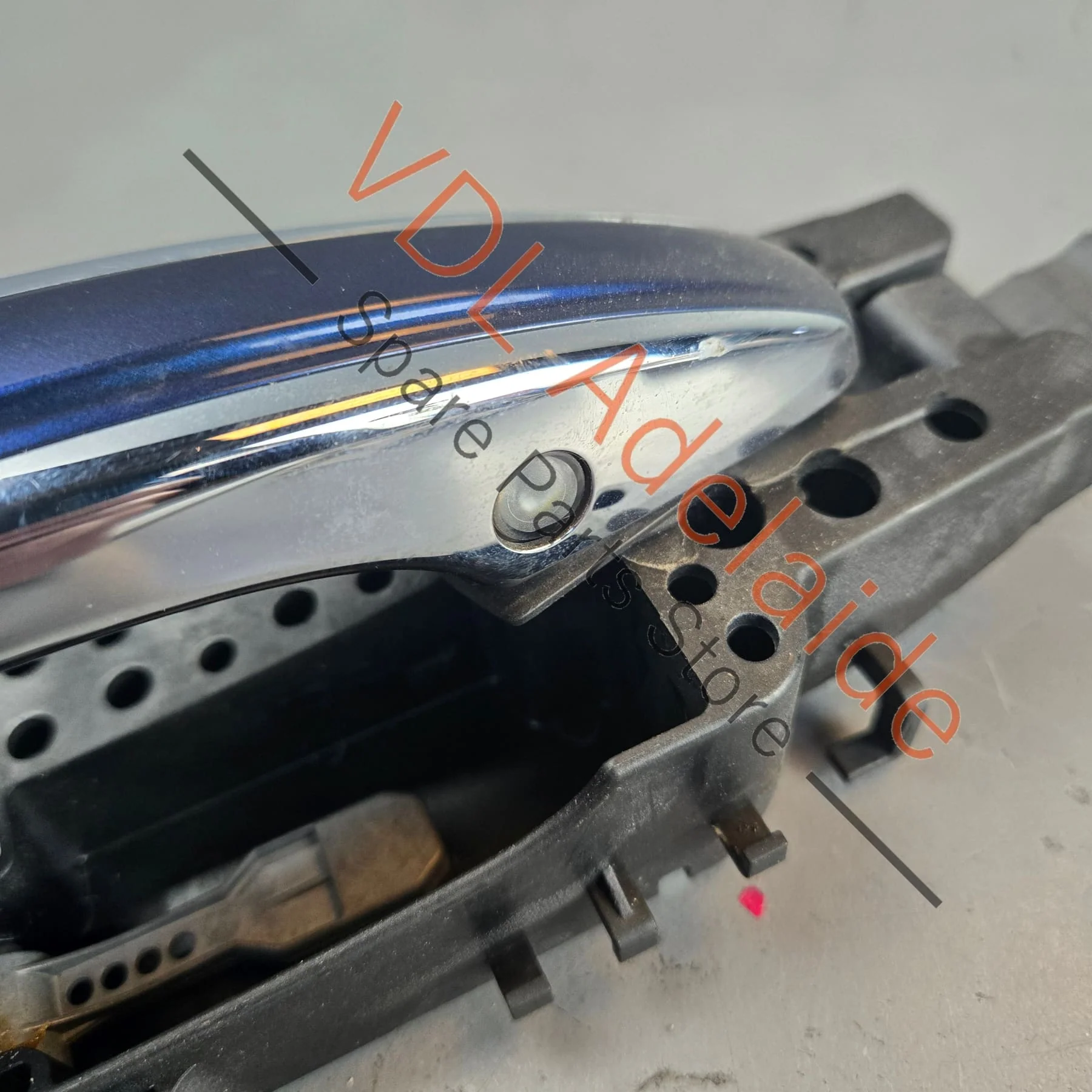 Bentley Bentayga Right Front Drivers Exterior Door Handle Assembly 36A837206F 4M2837886A - Image 4