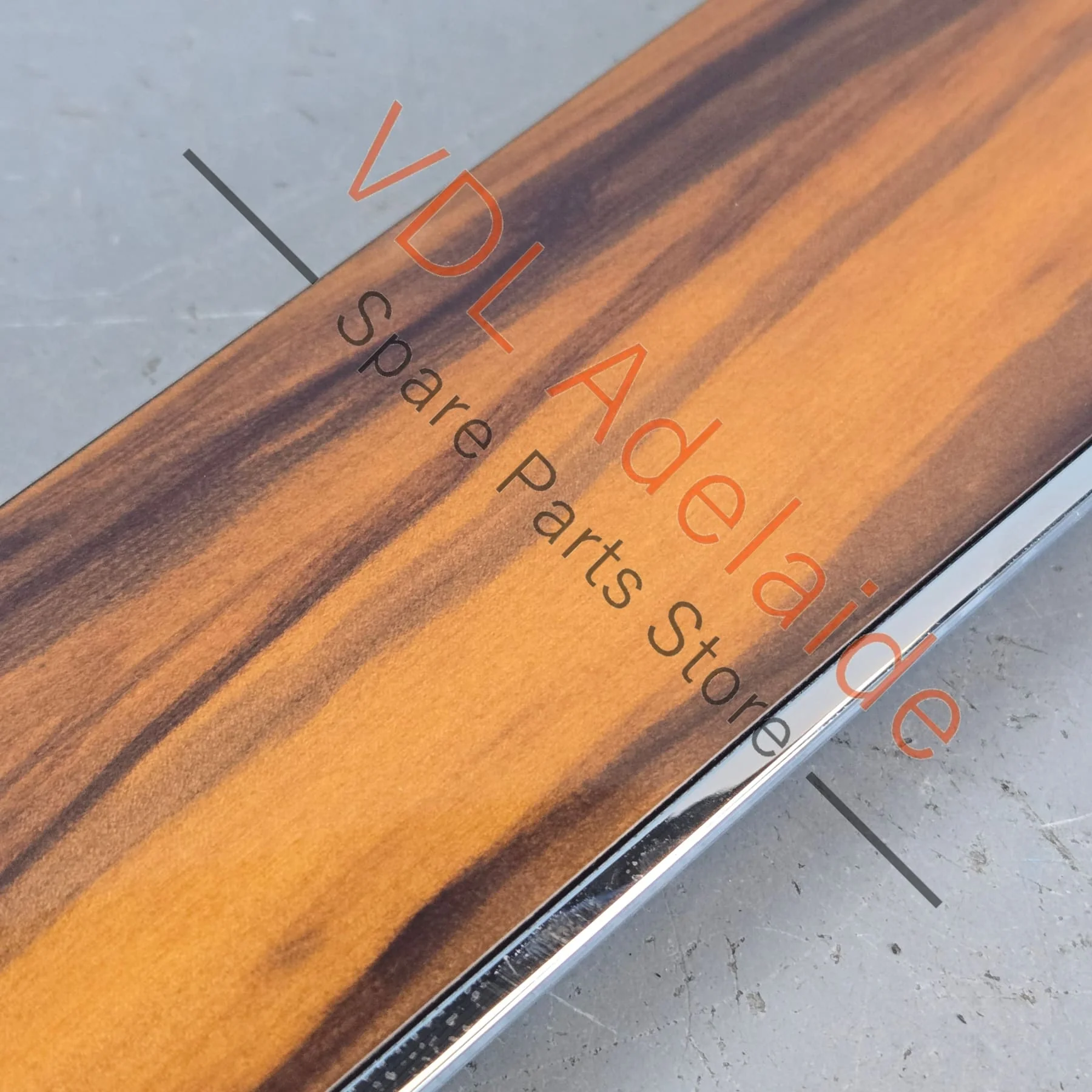 Bentley Bentayga Front Right Door Trim Insert Wood Liquid Amber Veneered Interior 36A864752B - Image 4