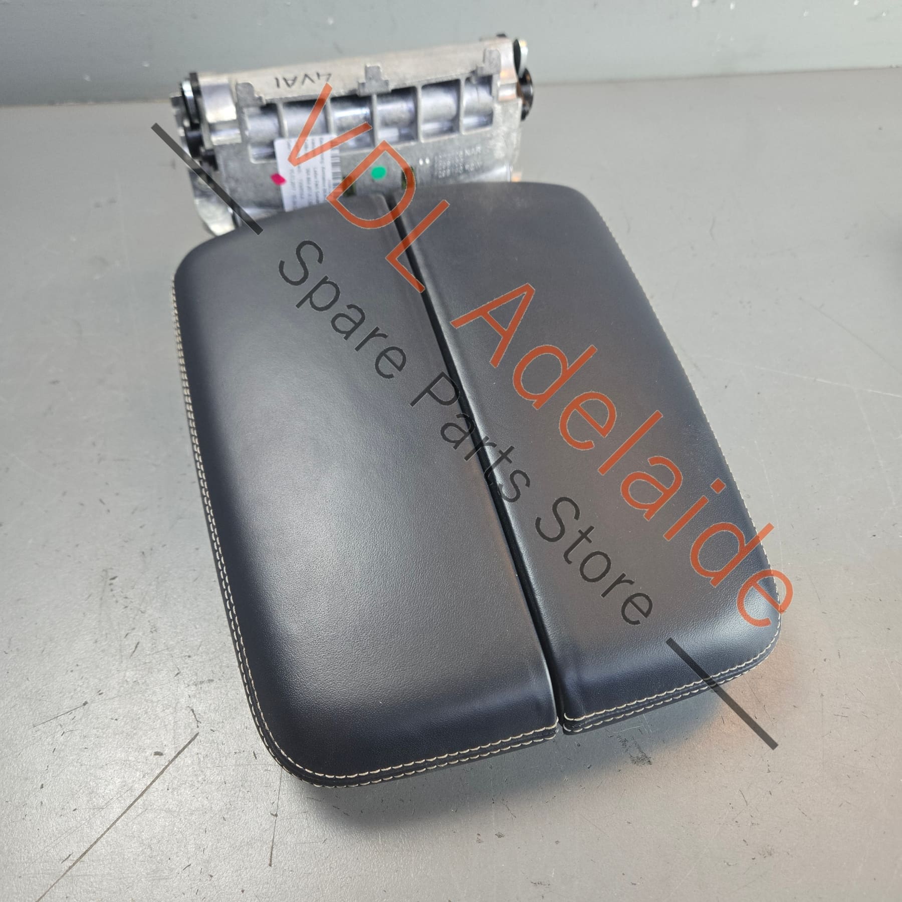 Bentley Bentayga Centre Armrest Arm Rest Imperial Blue Leather 36A864207C 36A864207CV66 - Image 4