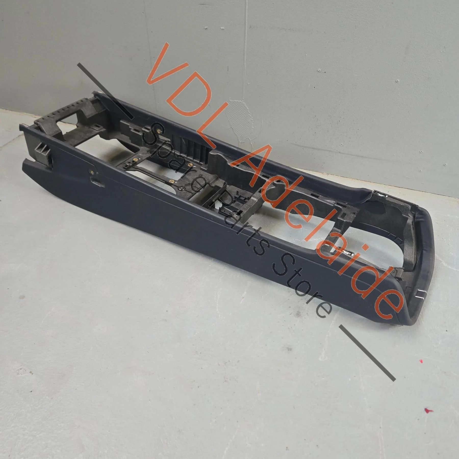 Bentley Bentayga Centre Console Base Trim Imperial Blue Leather 36C863243B - Image 3