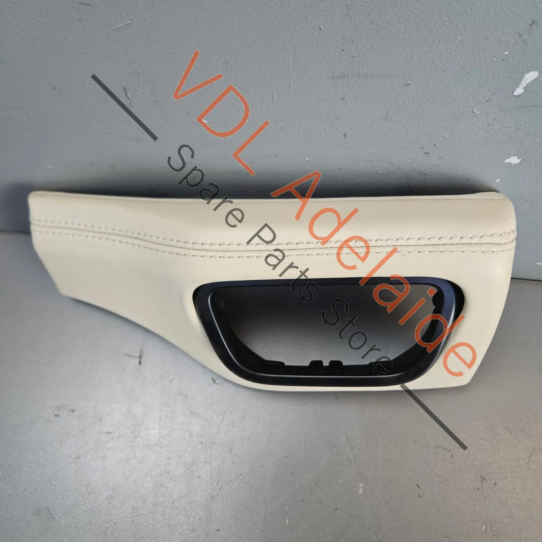Bentley Bentayga Right Side Headlight Switch Dashboard Trim Linen Leather 36C868115 - Image 3