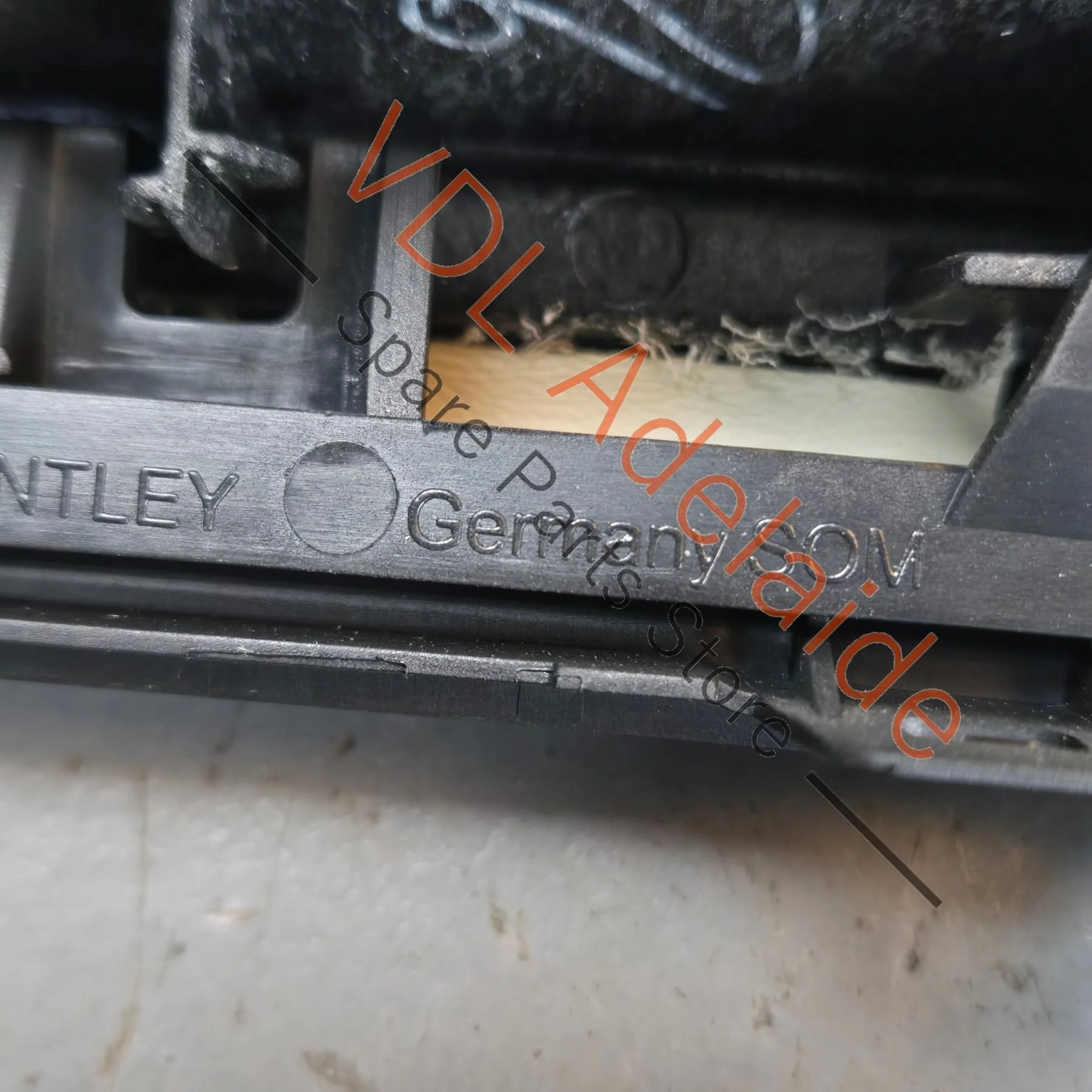 Bentley Bentayga Right Side Headlight Switch Dashboard Trim Linen Leather 36C868115 - Image 7