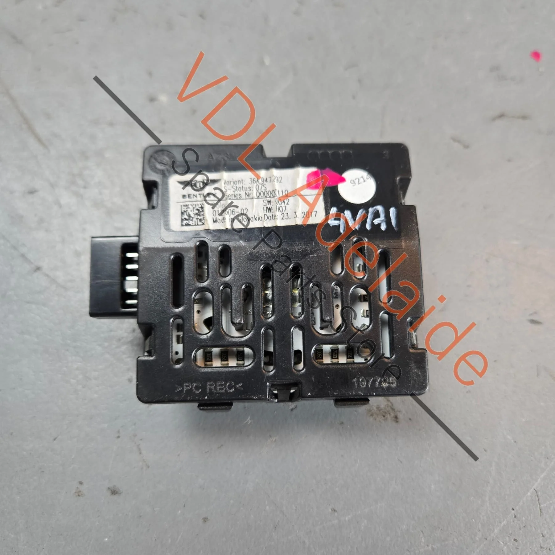 Bentley Bentayga Right Side Rear Passenger Reading Light 36A947292 - Image 2
