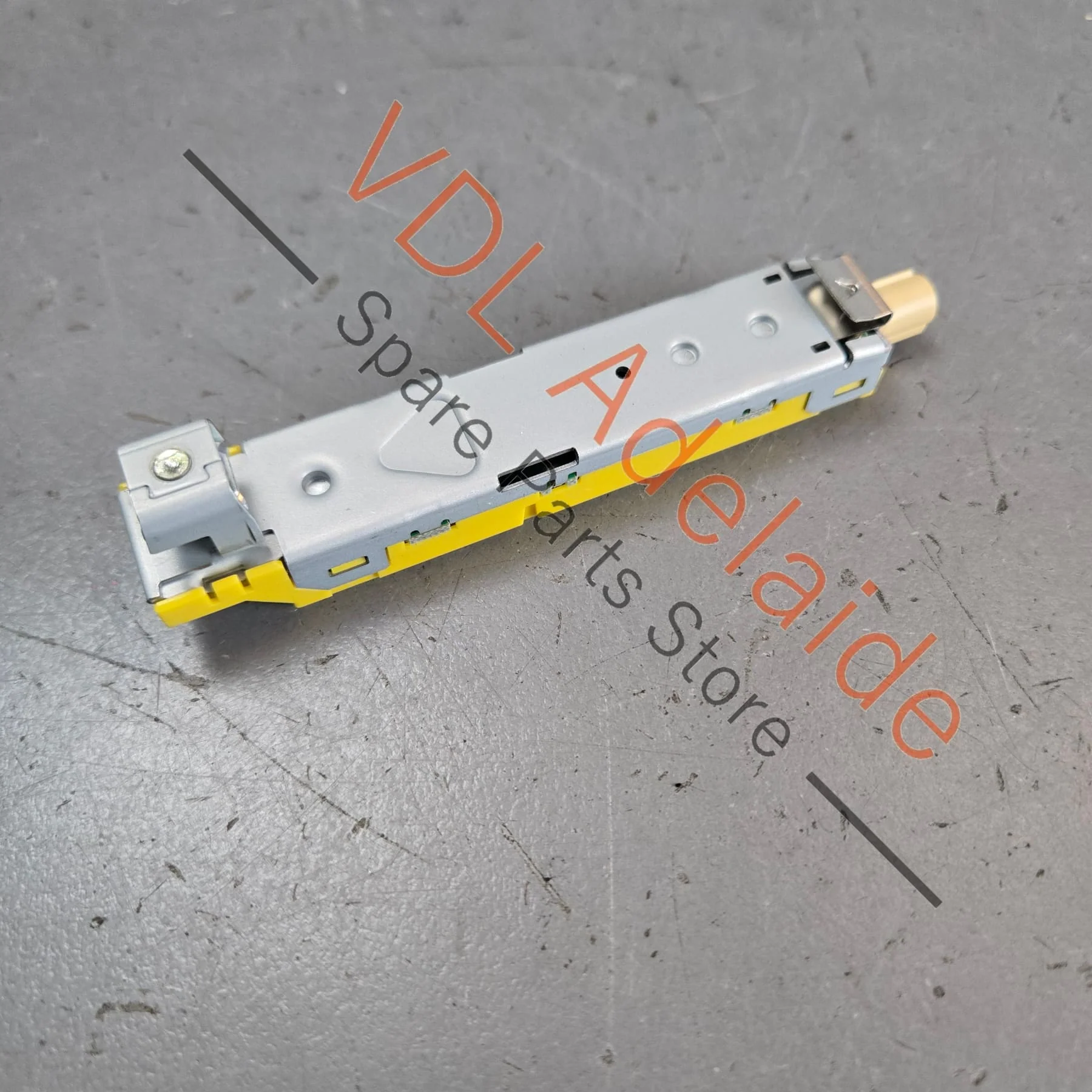 Audi VW Bentley FM Aerial Amplifier 4M0035225A - Image 2