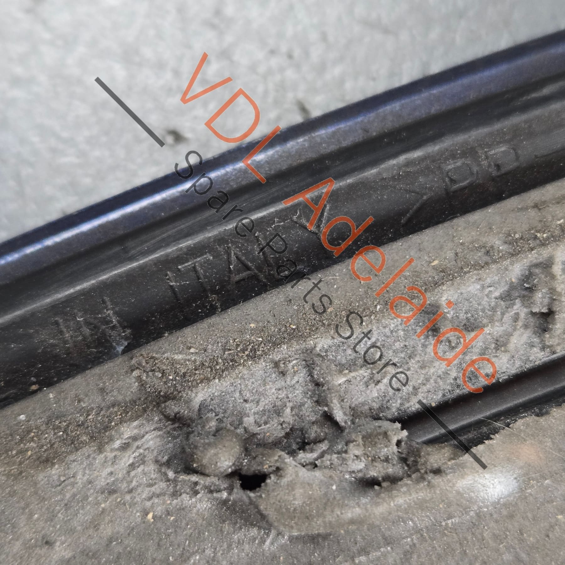 Bentley Bentayga Right Rear Door Wheel Arch Extension Molding 36A854820 - Image 5