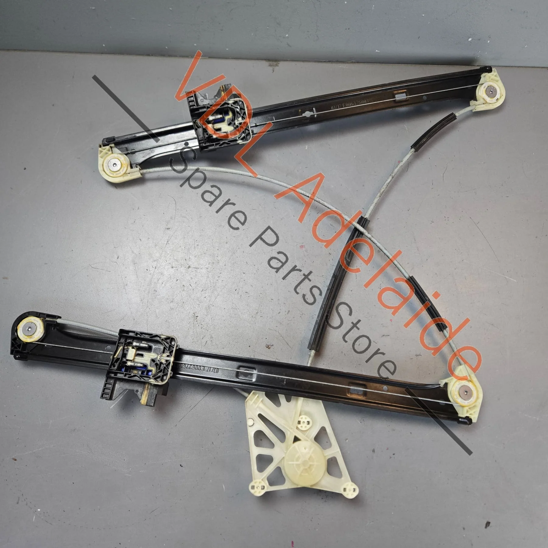 Audi Q7 Bentley Bentayga Front Right Window Regulator 4M0837462A