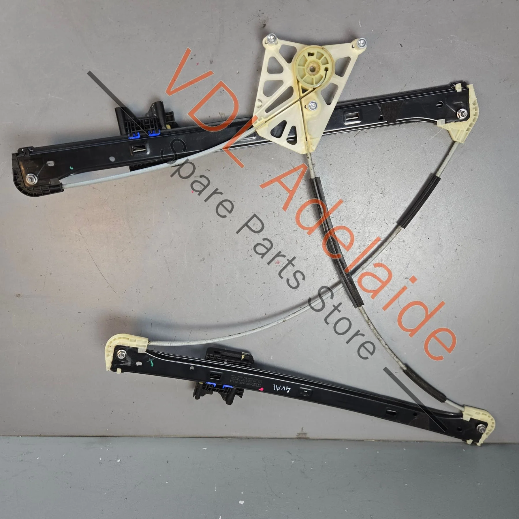 Audi Q7 Bentley Bentayga Front Right Window Regulator 4M0837462A - Image 2