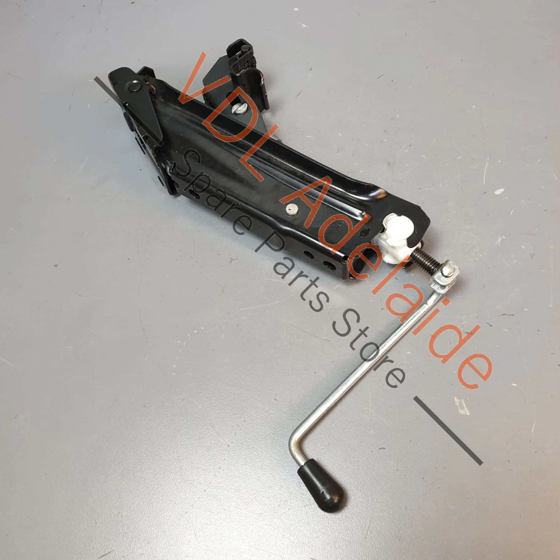 Audi A3 S3 8P Emergency Flat Tyre Jack Tool 1K0011031P - Image 5