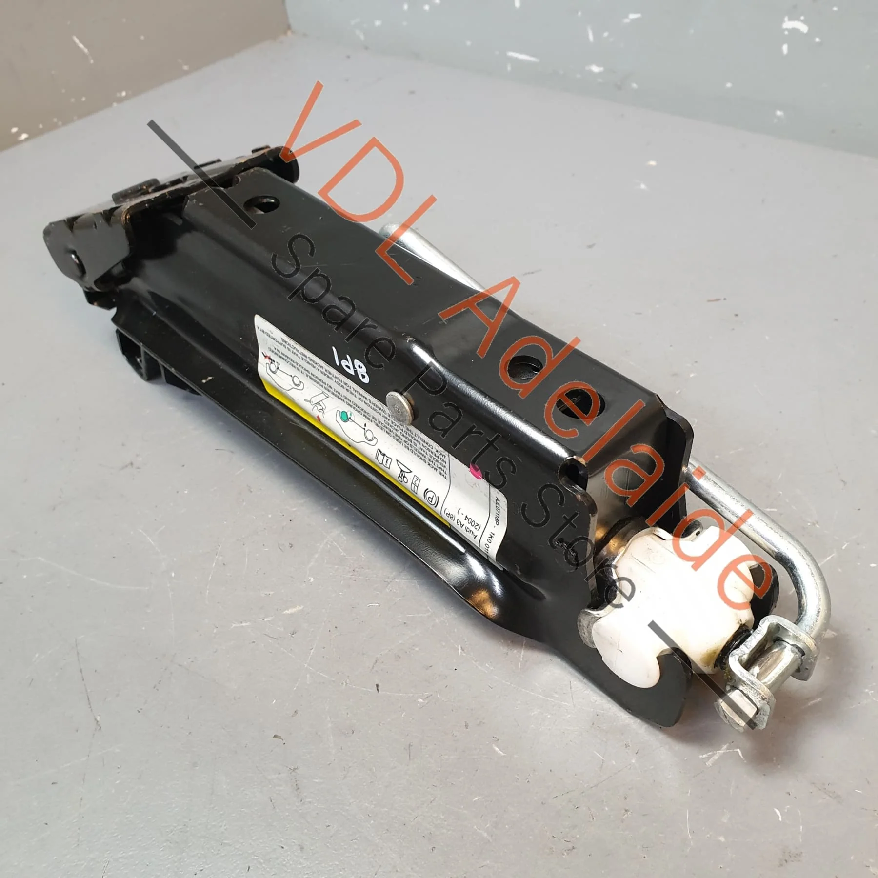 Audi A3 S3 8P Emergency Flat Tyre Jack Tool 1K0011031P - Image 6