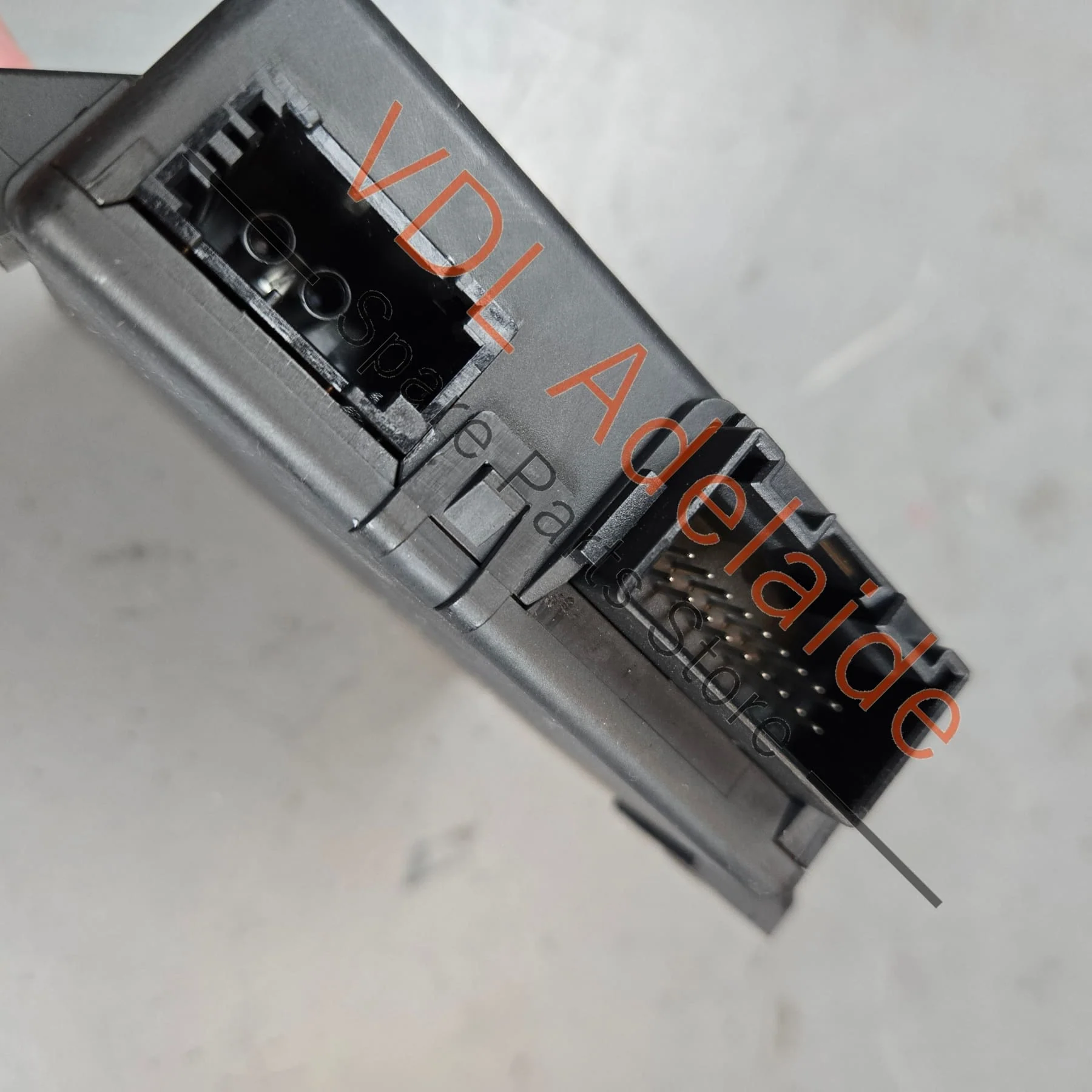 Audi A5 S5 RS5 Diagnosis Interface for Data Bus Gateway Module 8R0907468P - Image 4