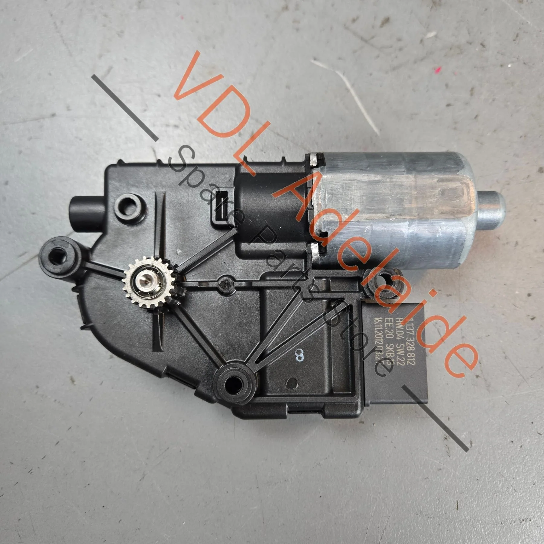 Audi RS5 Sunroof Motor 8R0959591A - Image 4