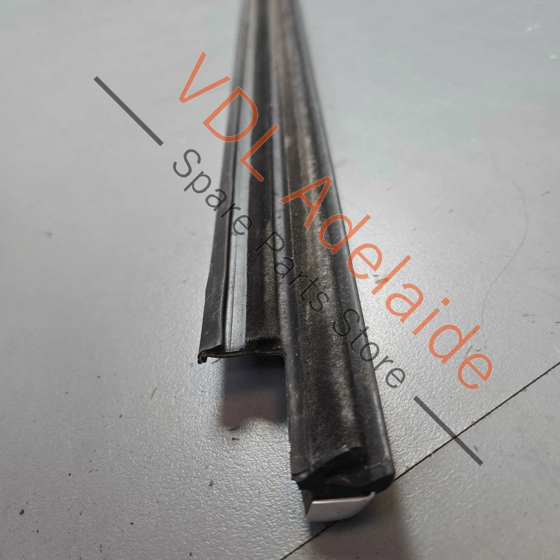 Audi A5 S5 RS5 Left Door Window Slot Aperture Seal Aluminium Matt 8T0853284J 1L1 - Image 4