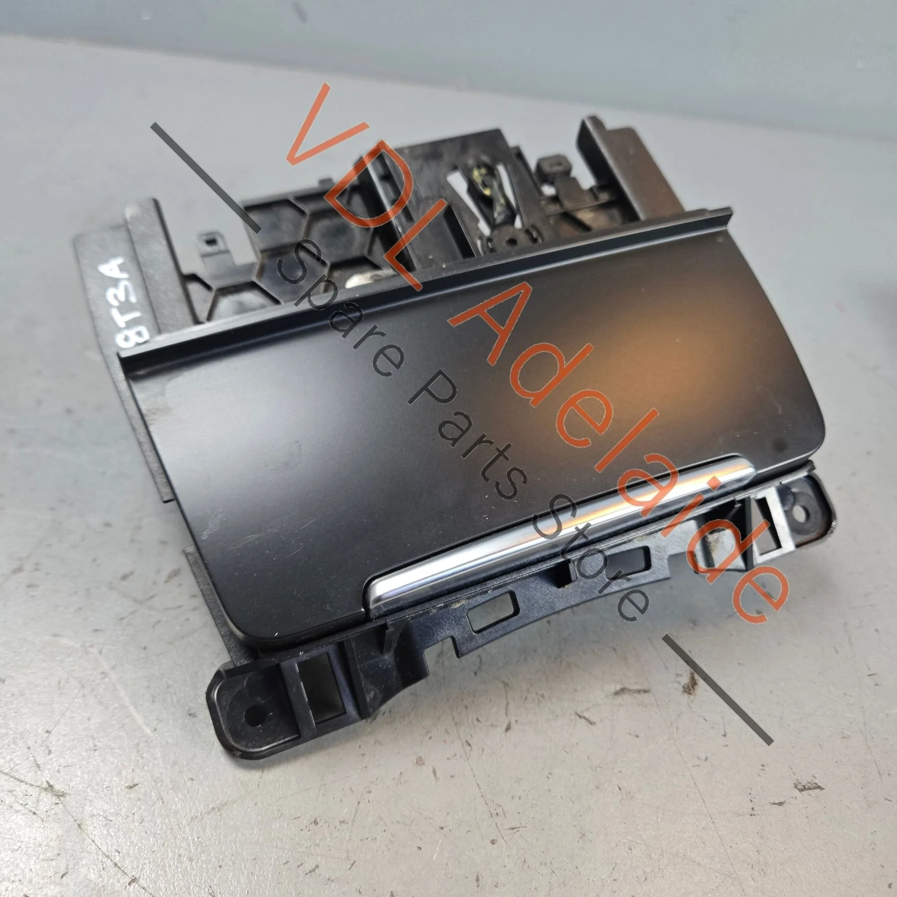Audi RS5 Centre Console Ashtray Compartment 8K0857951C V10