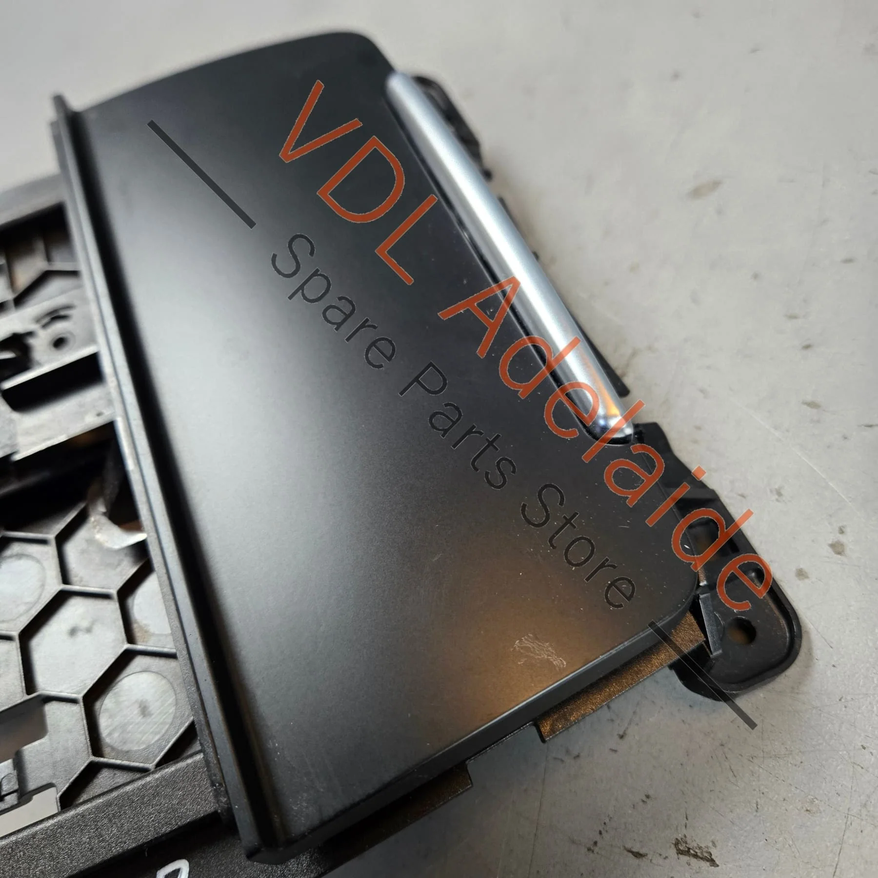 Audi RS5 Centre Console Ashtray Compartment 8K0857951C V10 - Image 3