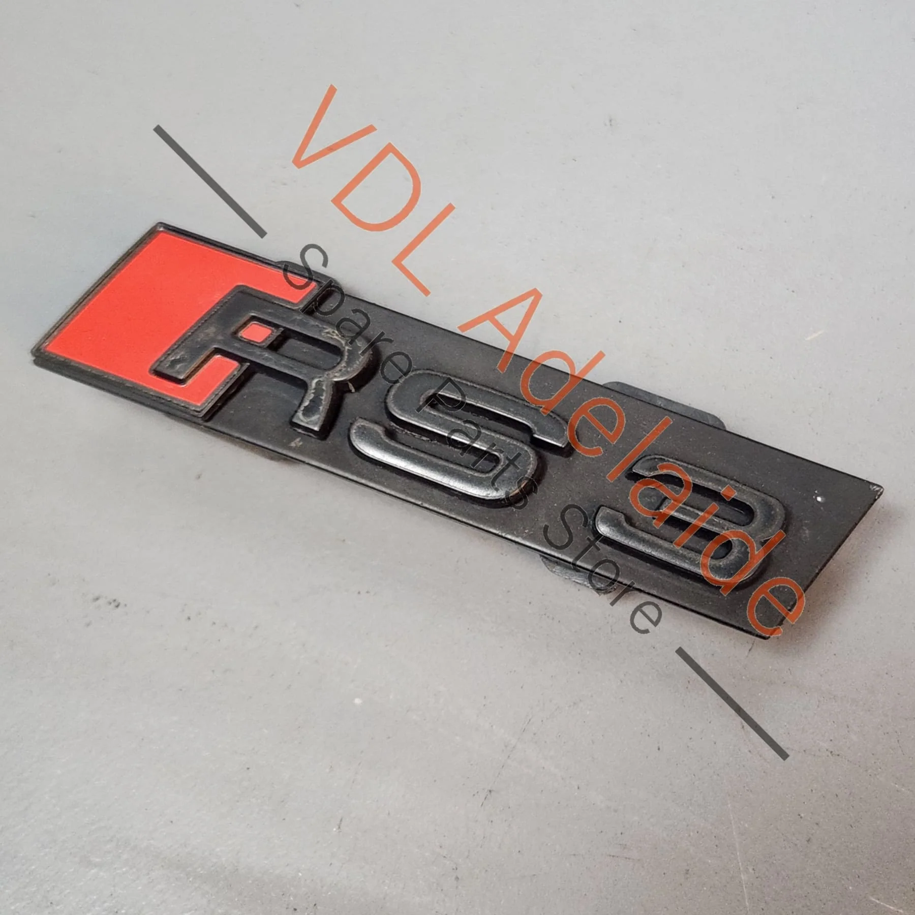 Genuine Audi RS3 8V Front Grille Badge 8V4853736 - Image 3