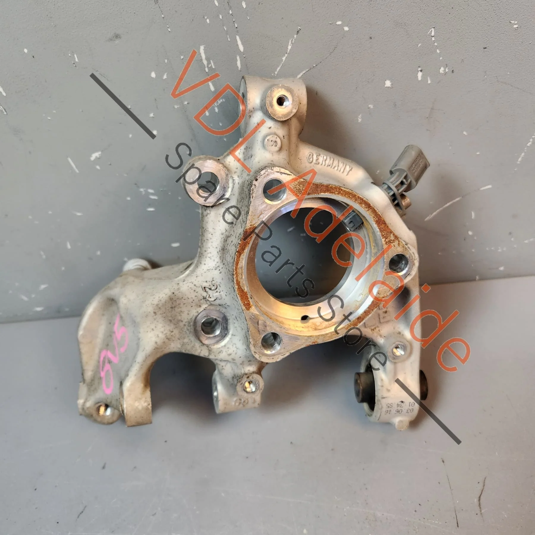 Audi A3 S3 RS3 Rear Left Wheel Bearing Housing Hub Knuckle 5Q0505435J